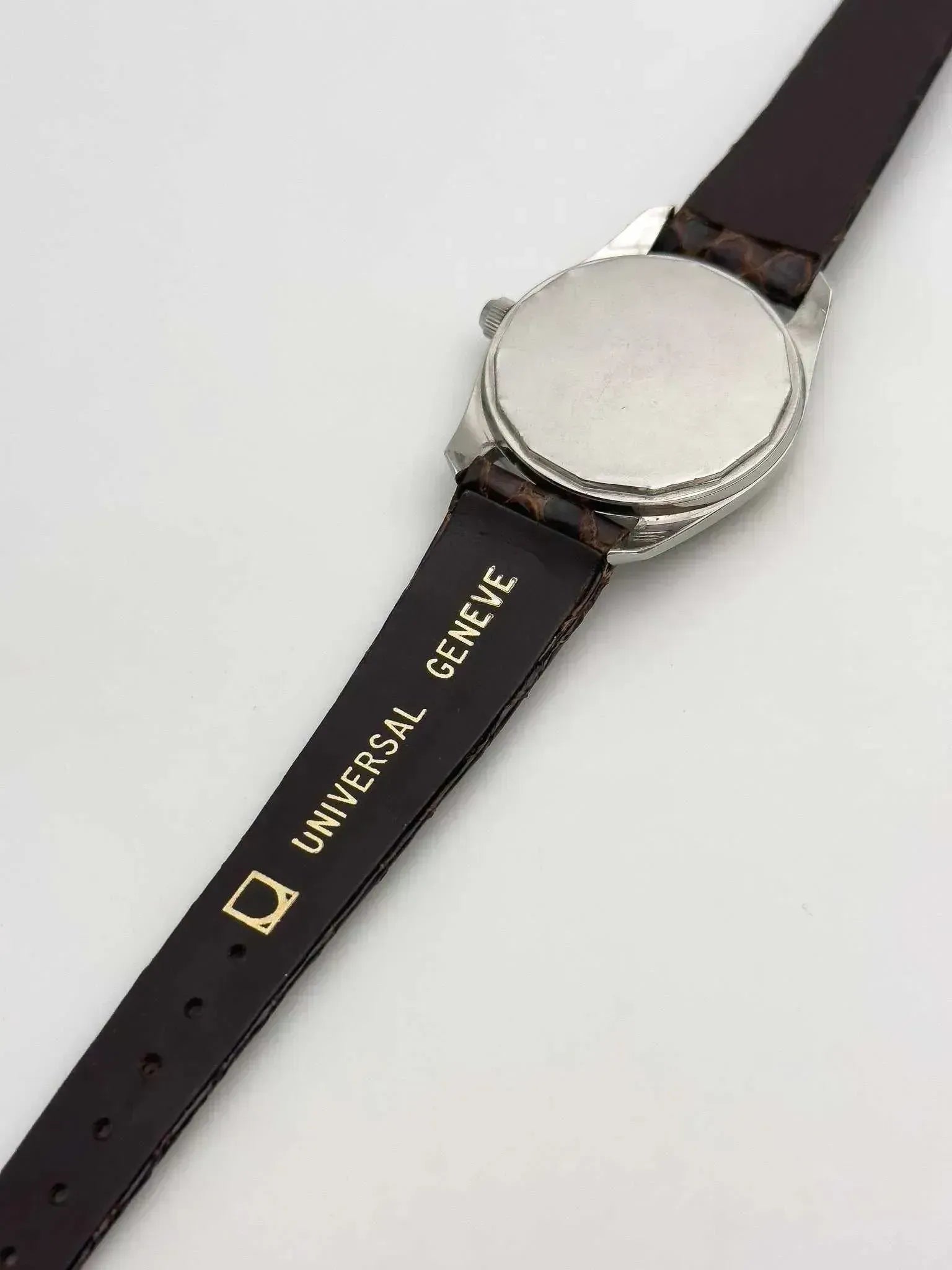 Universal Genève - Polerouter Date Micro-Rotor Big Crown - 1965 - Atelier Victor