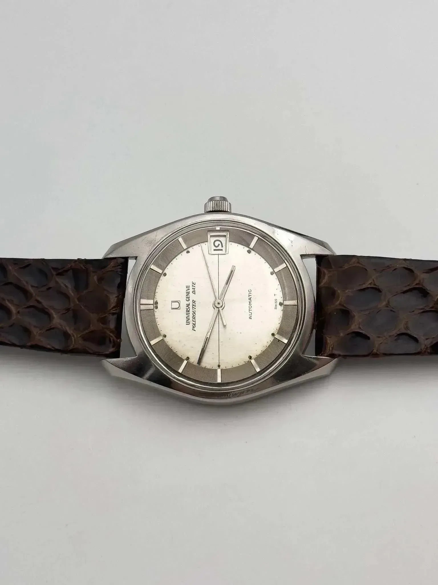 Universal Genève - Polerouter Date Micro-Rotor Big Crown - 1965 - Atelier Victor