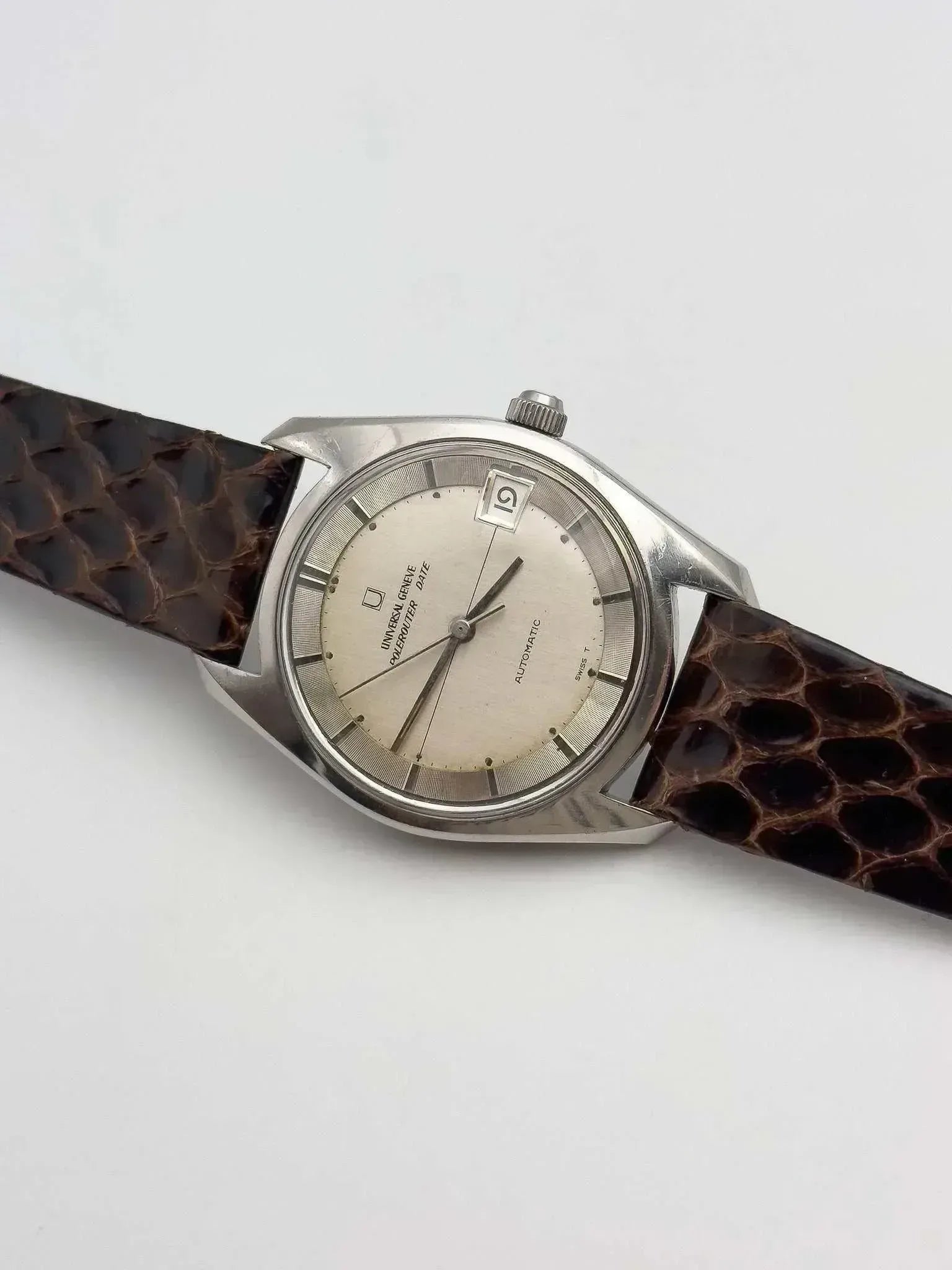 Universal Genève - Polerouter Date Micro-Rotor Big Crown - 1965 - Atelier Victor