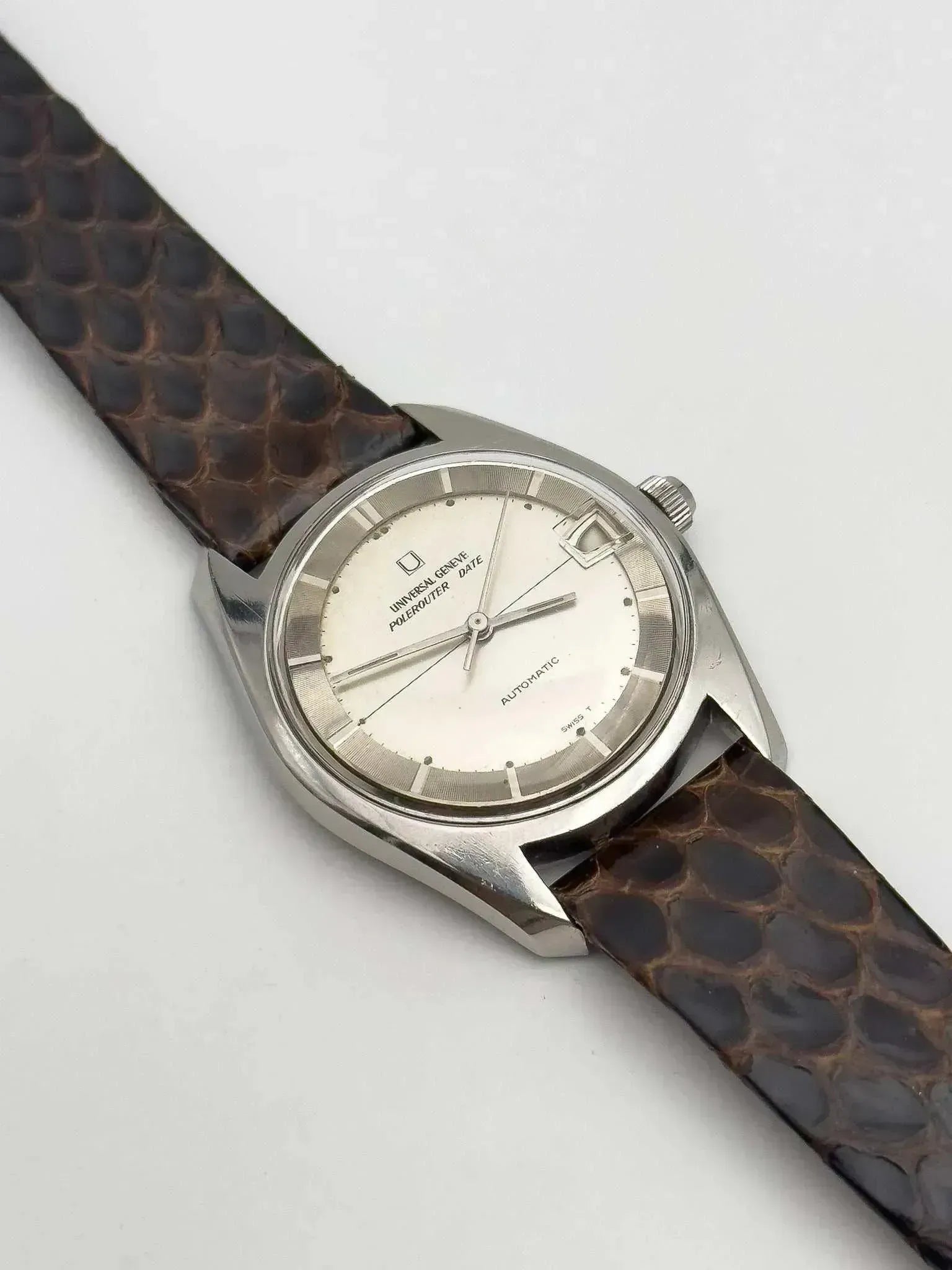 Universal Genève - Polerouter Date Micro-Rotor Big Crown - 1965 - Atelier Victor