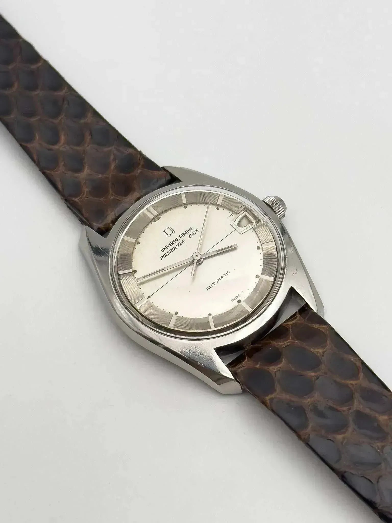 Universal Genève - Polerouter Date Micro-Rotor Big Crown - 1965 - Atelier Victor