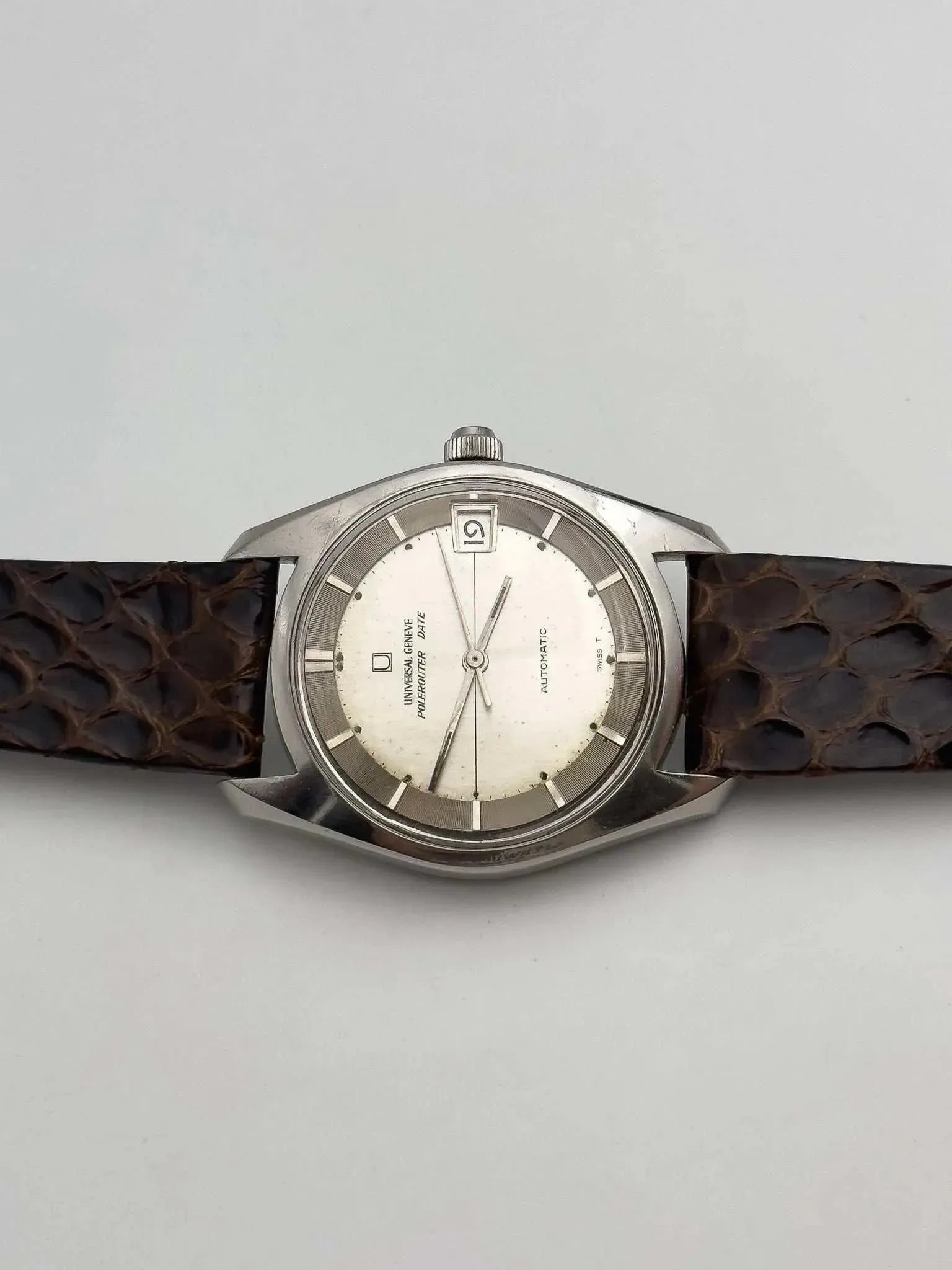 Universal Genève - Polerouter Date Micro-Rotor Big Crown - 1965 - Atelier Victor - Vintage Shop