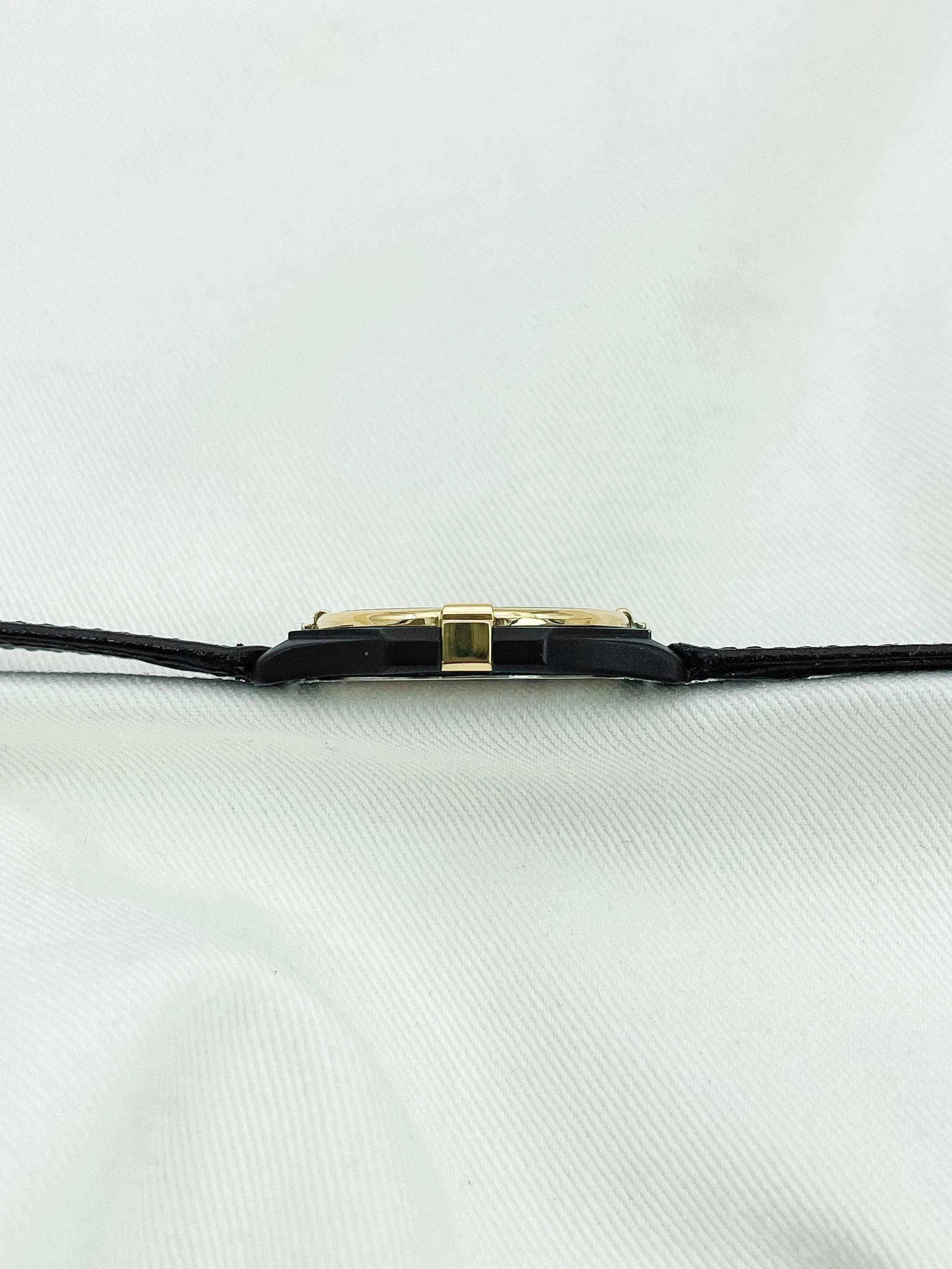 Universal Genève - Polerouter Quartz - 1970's - Atelier Victor Paris - Vintage Watch Shop Dubai