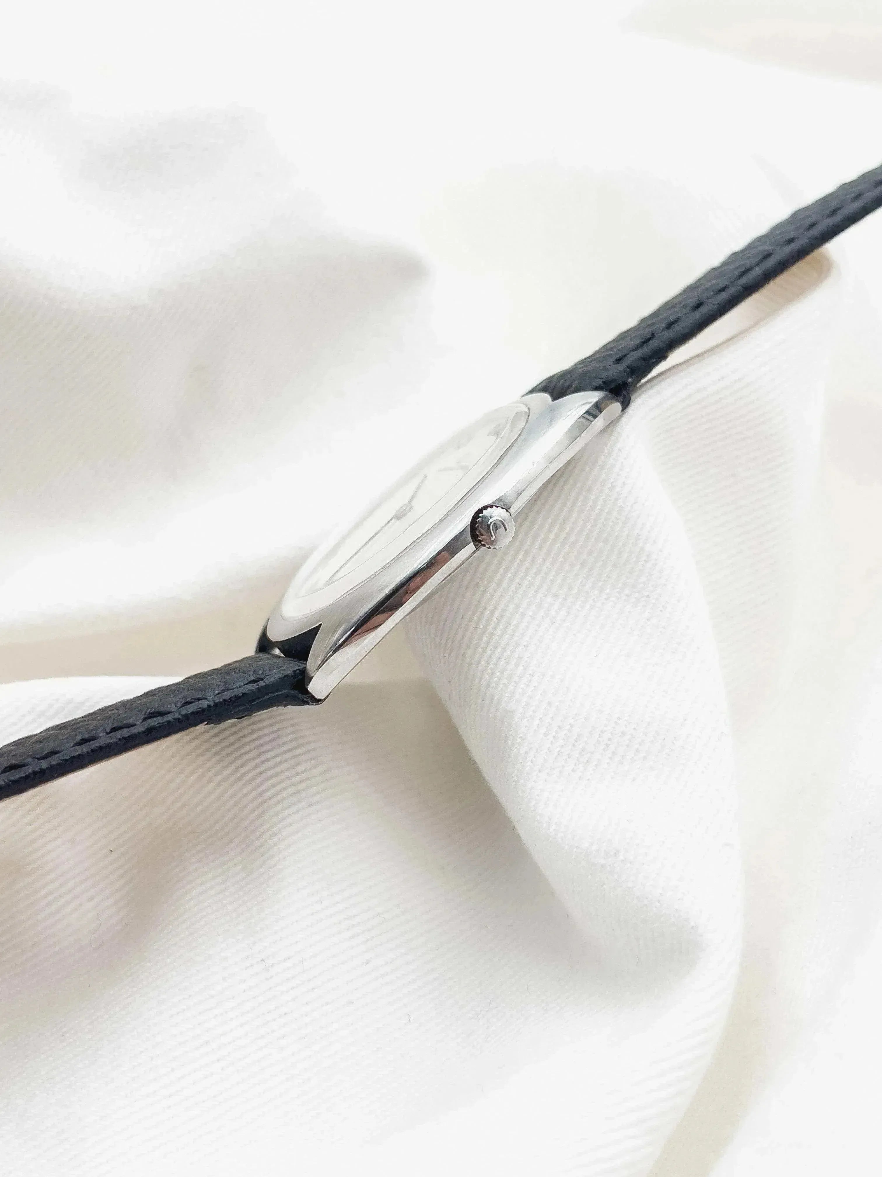 Universal Genève - Ultra Slim - 1970s - Atelier Victor