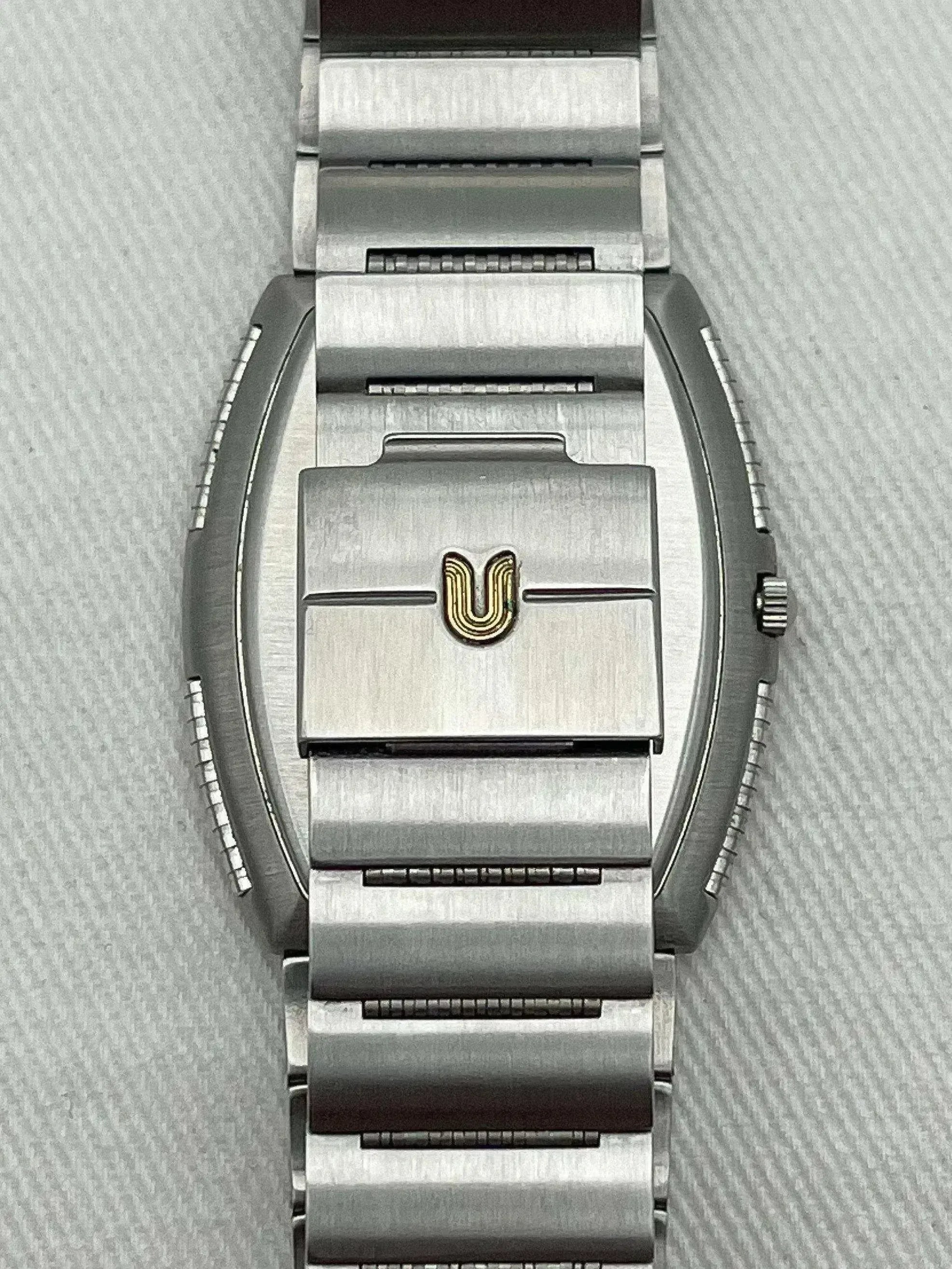 Universal Genève - White Shadow - 1970s - Atelier Victor