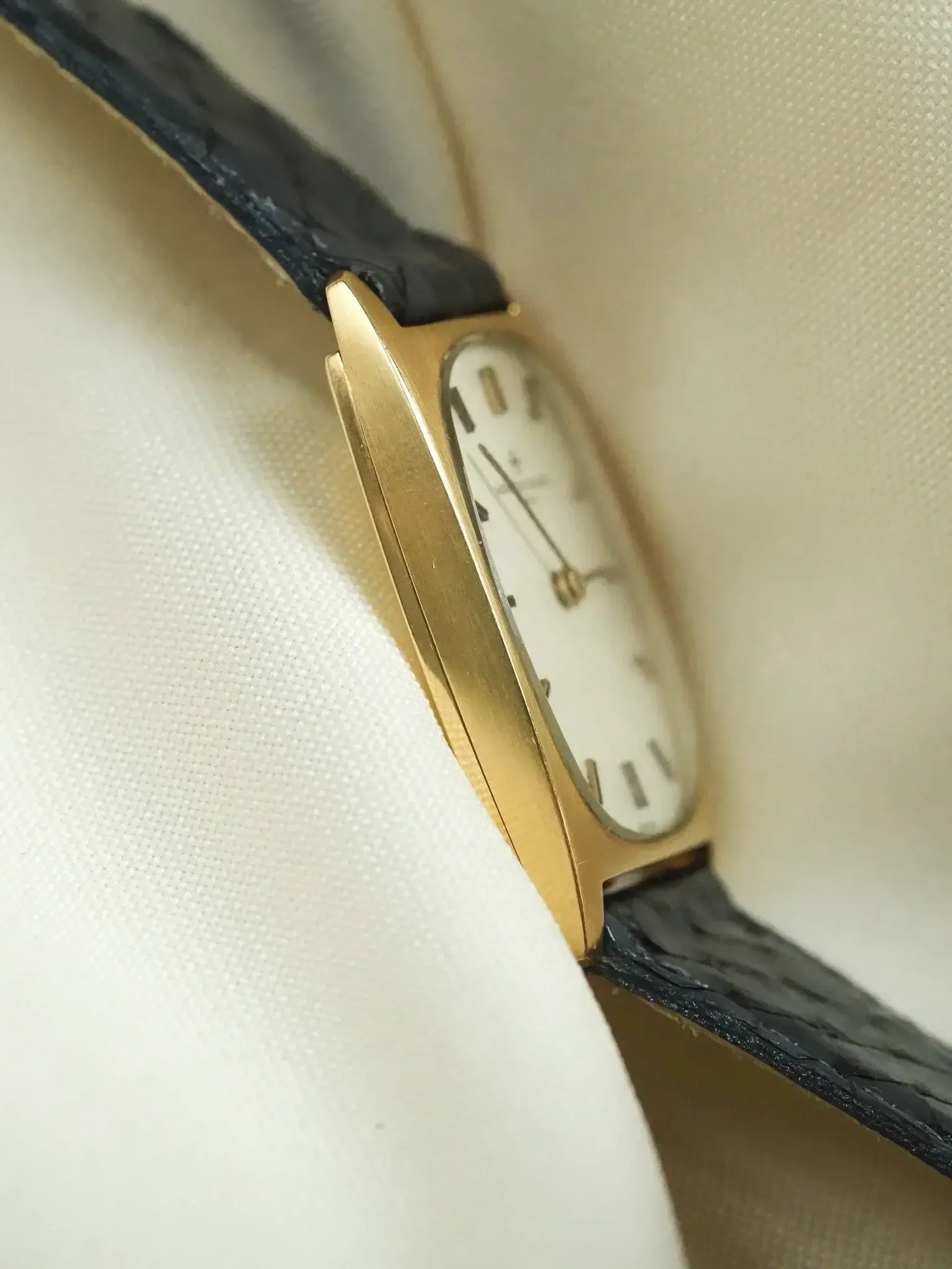 Vacheron Constantin - Tonneau 7813 Or Jaune 18k Index Onyx - 1970s - Atelier Victor