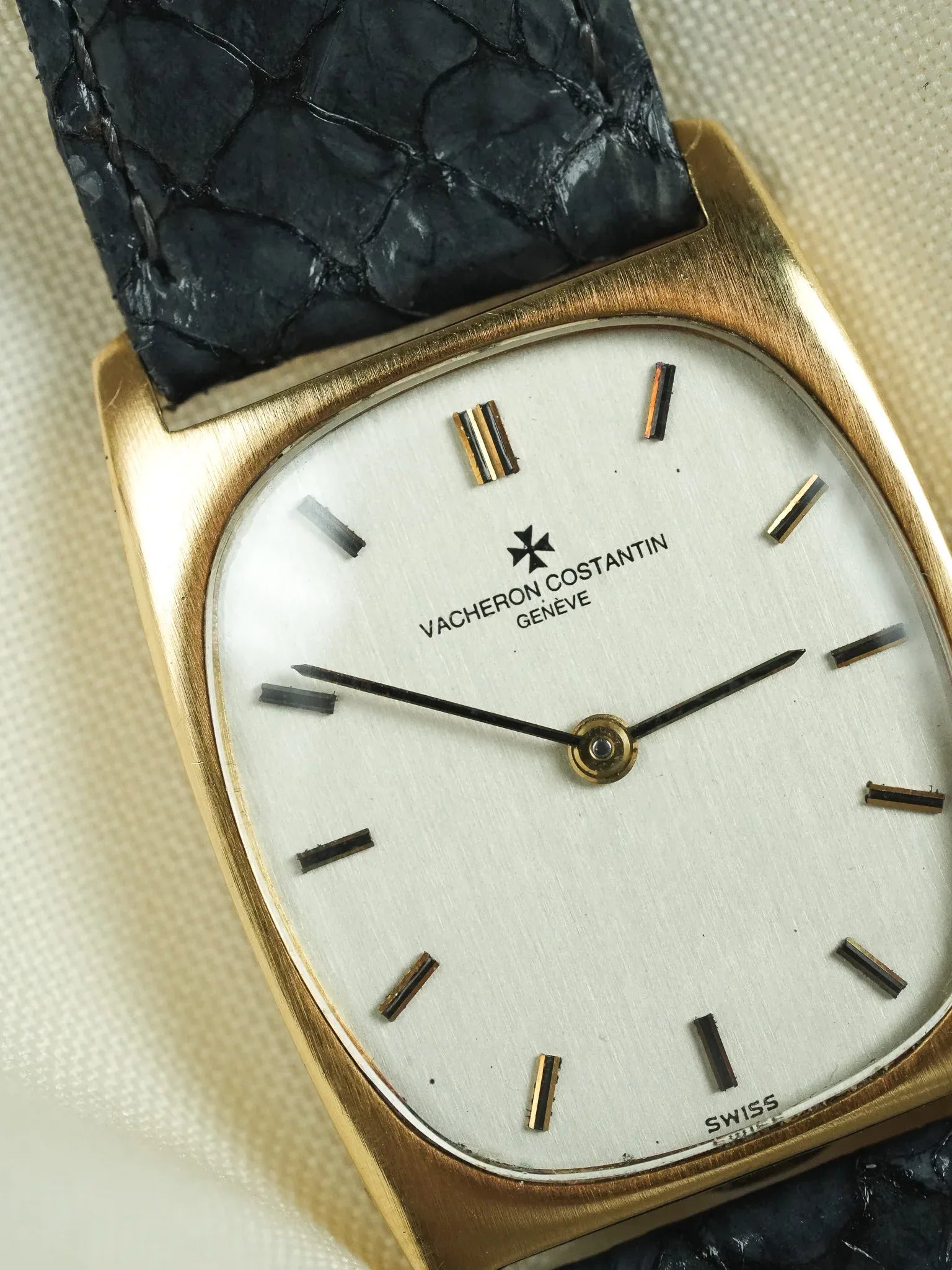 Vacheron Constantin - Tonneau 7813 Or Jaune 18k Index Onyx - 1970s - Atelier Victor - Vintage Shop