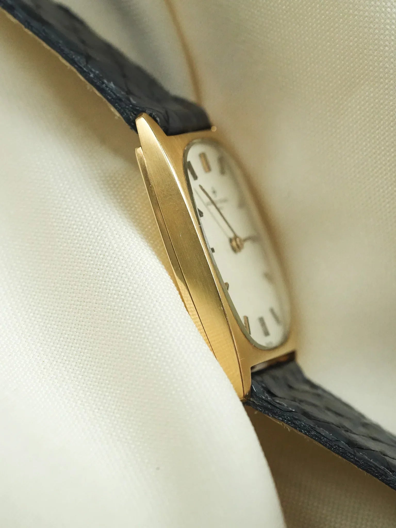 Vacheron Constantin - Tonneau 7813 Or Jaune 18k Index Onyx - 1970s - Atelier Victor - Vintage Shop