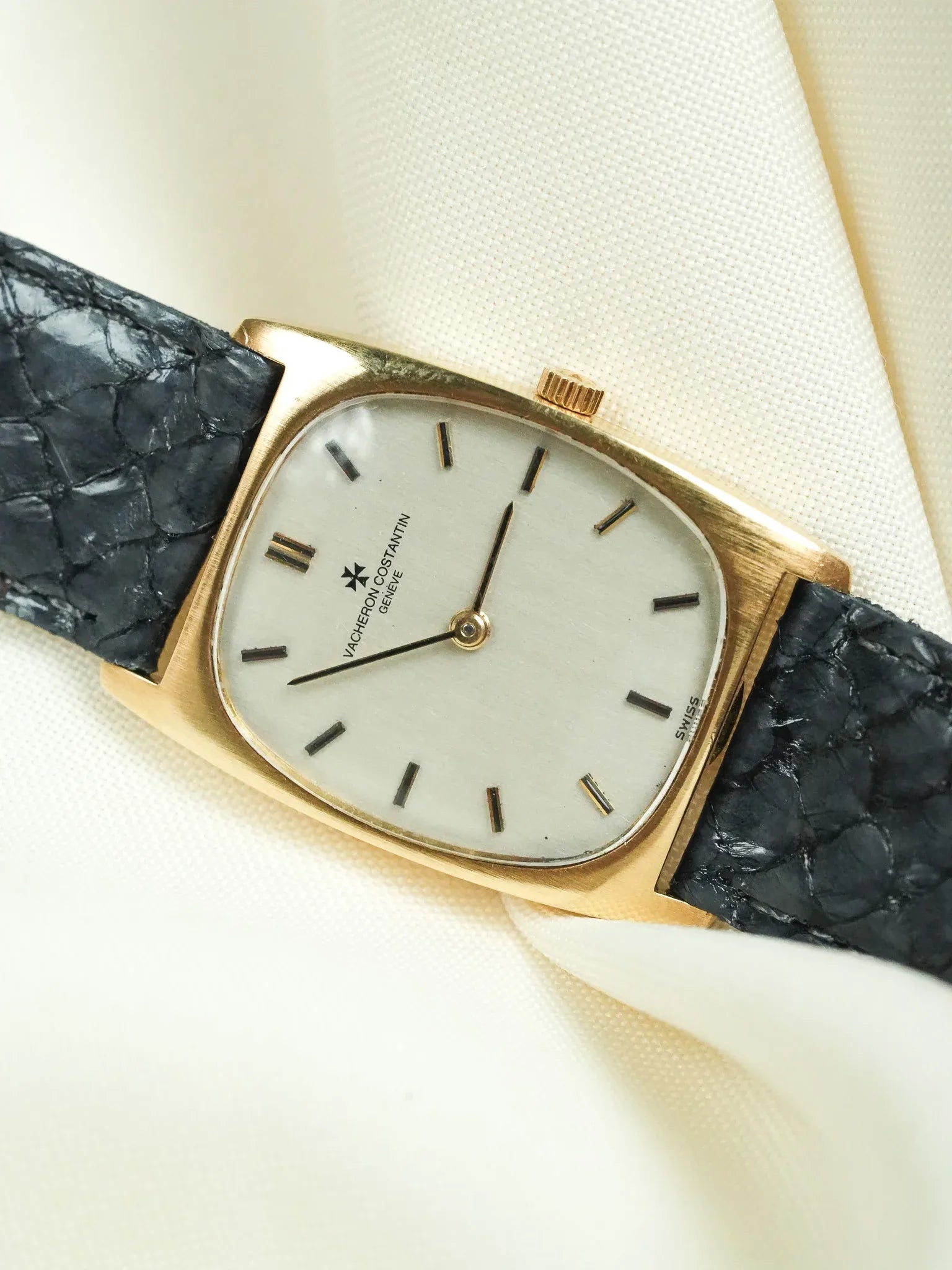 Vacheron Constantin - Tonneau 7813 Or Jaune 18k Index Onyx - 1970s - Atelier Victor - Vintage Shop