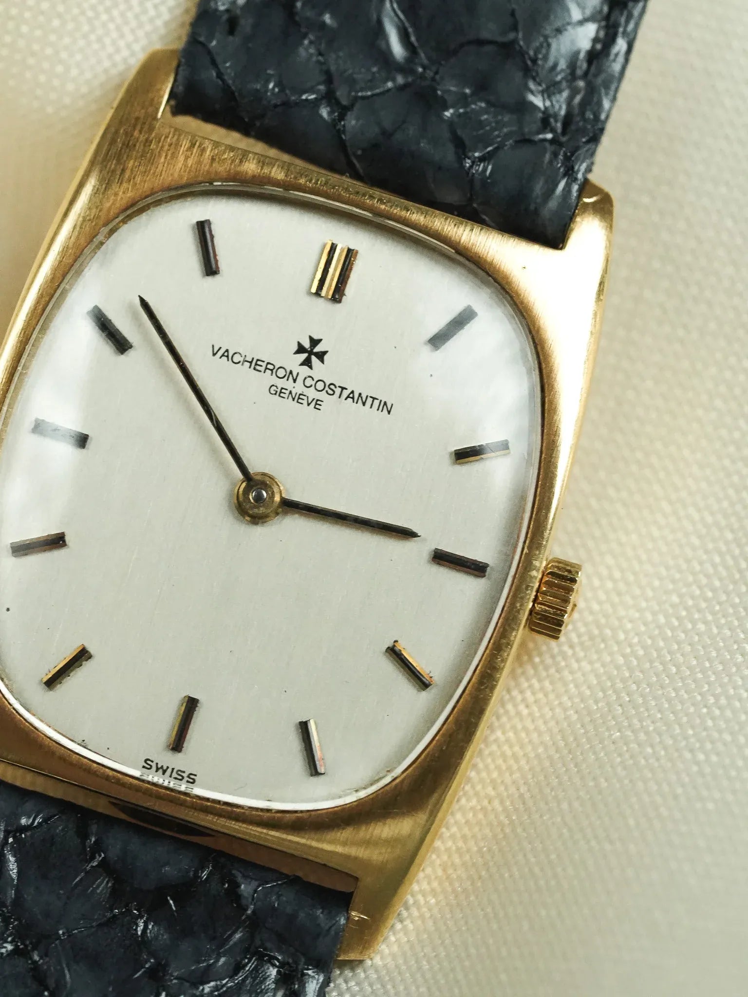 Vacheron Constantin - Tonneau 7813 Or Jaune 18k Index Onyx - 1970s - Atelier Victor - Vintage Shop