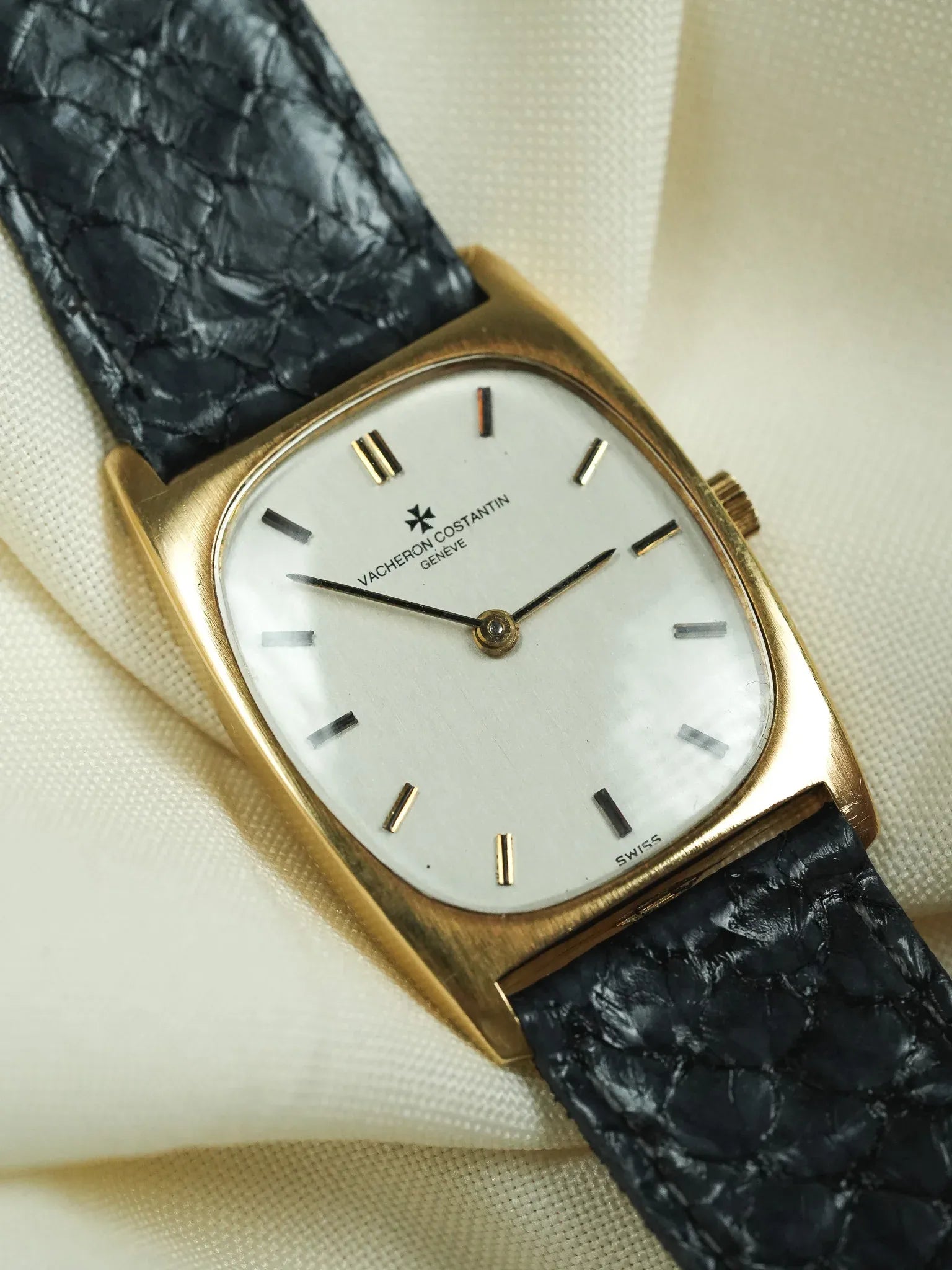 Vacheron Constantin - Tonneau 7813 Or Jaune 18k Index Onyx - 1970s - Atelier Victor - Vintage Shop