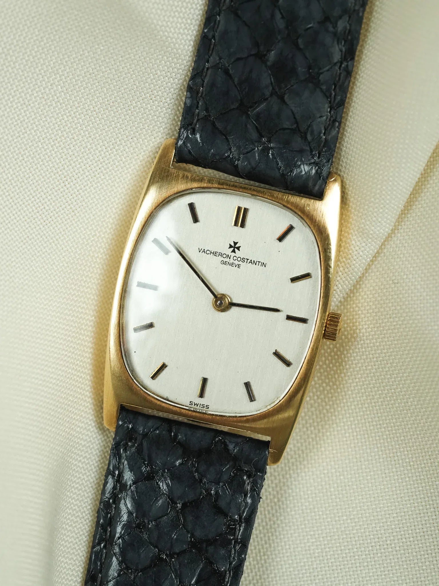 Vacheron Constantin - Tonneau 7813 Or Jaune 18k Index Onyx - 1970s - Atelier Victor - Vintage Shop