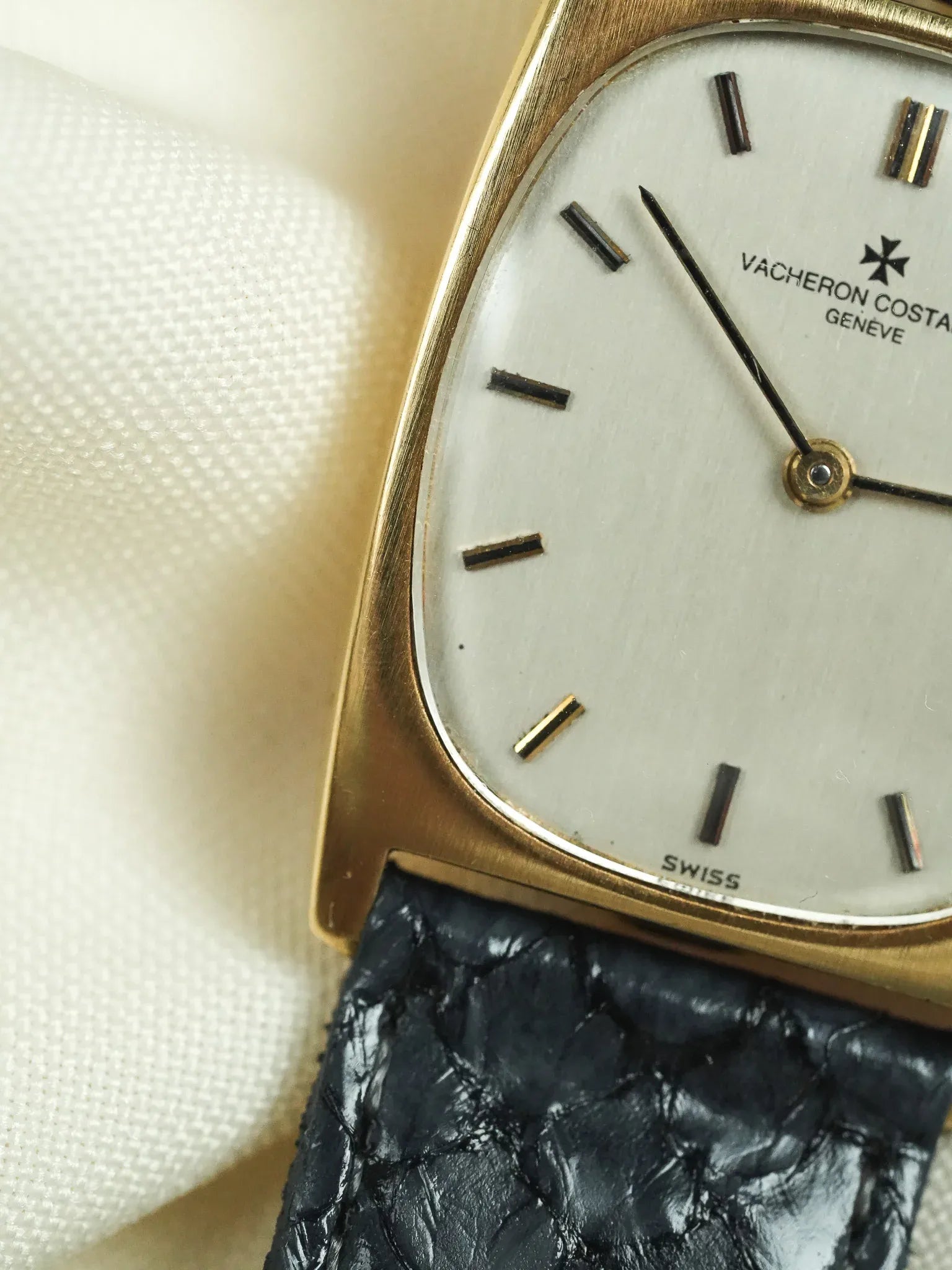 Vacheron Constantin - Tonneau 7813 Or Jaune 18k Index Onyx - 1970s - Atelier Victor - Vintage Shop