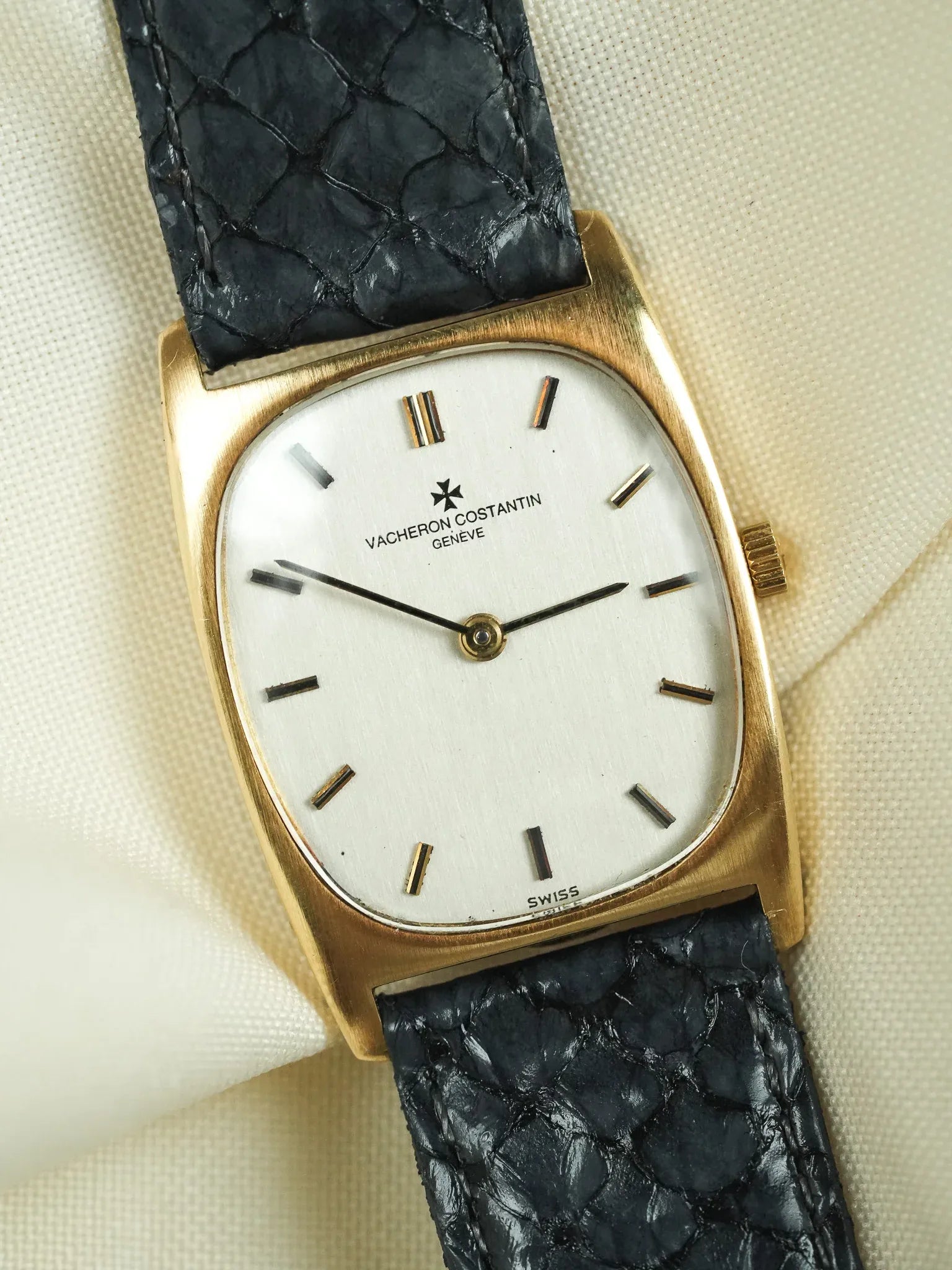 Vacheron Constantin - Tonneau 7813 Or Jaune 18k Index Onyx - 1970s - Atelier Victor - Vintage Shop