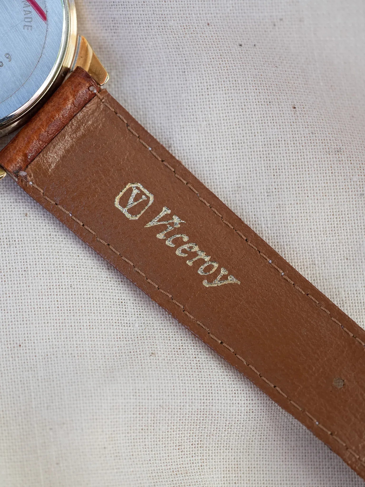 Viceroy - Triple Calendar Phase de lune Plaqué or - 1990s - Atelier Victor - Vintage Shop
