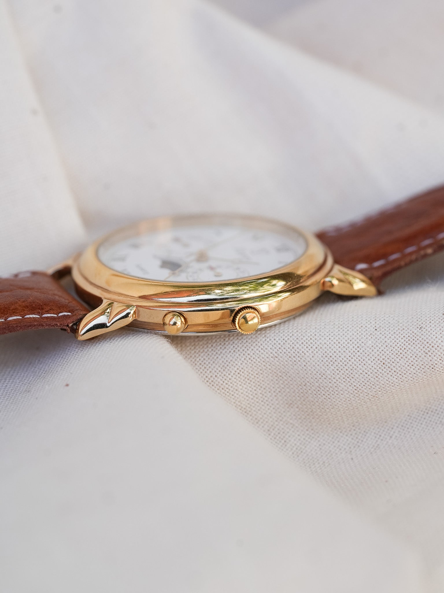 Viceroy - Triple Calendar Phase de lune Plaqué or - 1990s - Atelier Victor - Vintage Shop