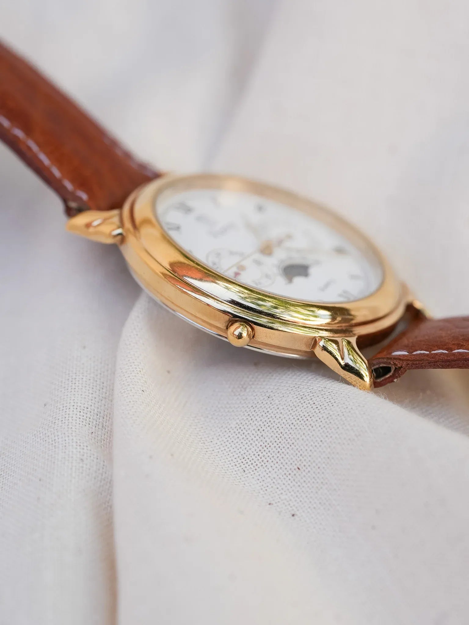 Viceroy - Triple Calendar Phase de lune Plaqué or - 1990s - Atelier Victor - Vintage Shop