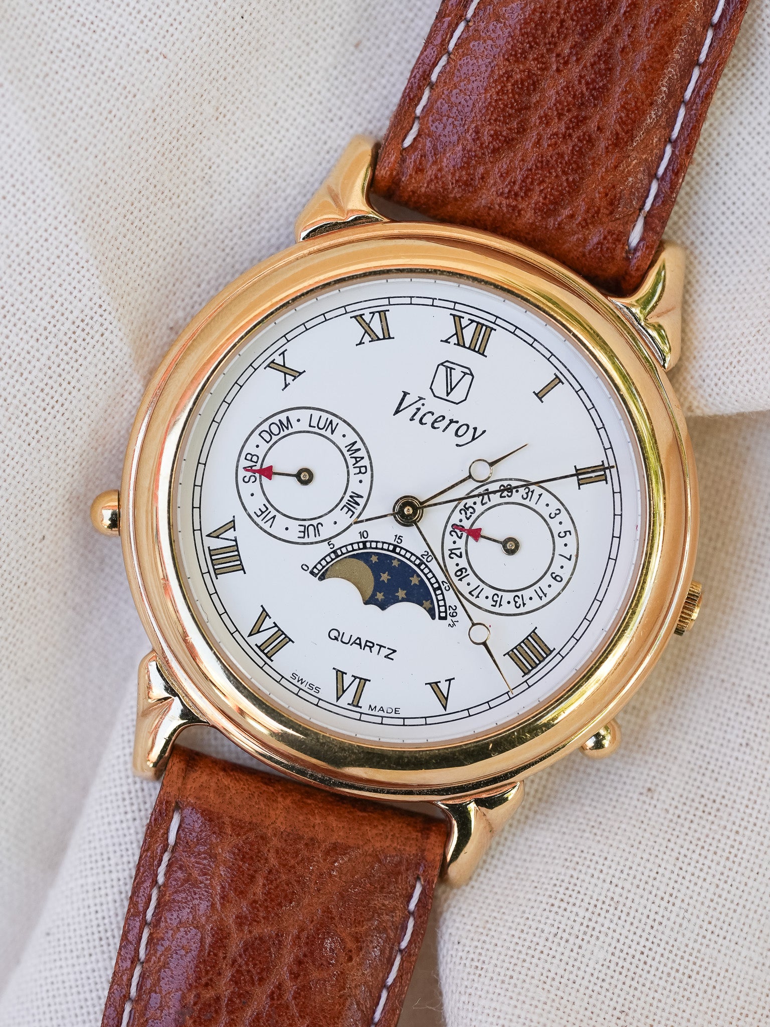 Viceroy - Triple Calendar Phase de lune Plaqué or - 1990s - Atelier Victor - Vintage Shop