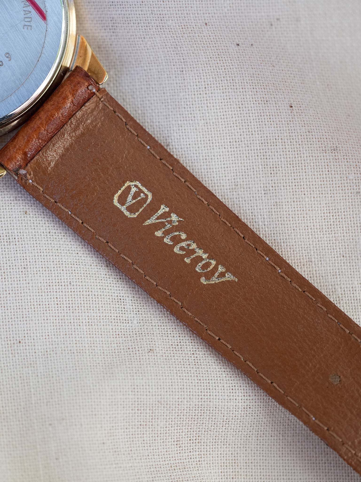 Viceroy - Triple Calendar Phase de lune Plaqué or - 1990s - Atelier Victor - Vintage Shop