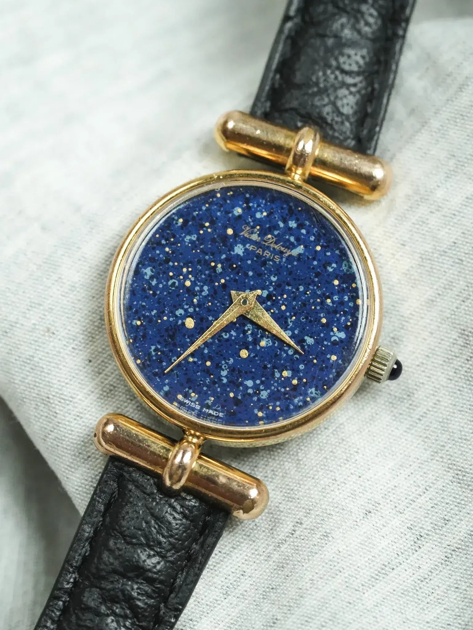 Victor Delouya - Ronde Or Cornes Asymétriques Cadran effet lapis lazuli - 1990s - Atelier Victor