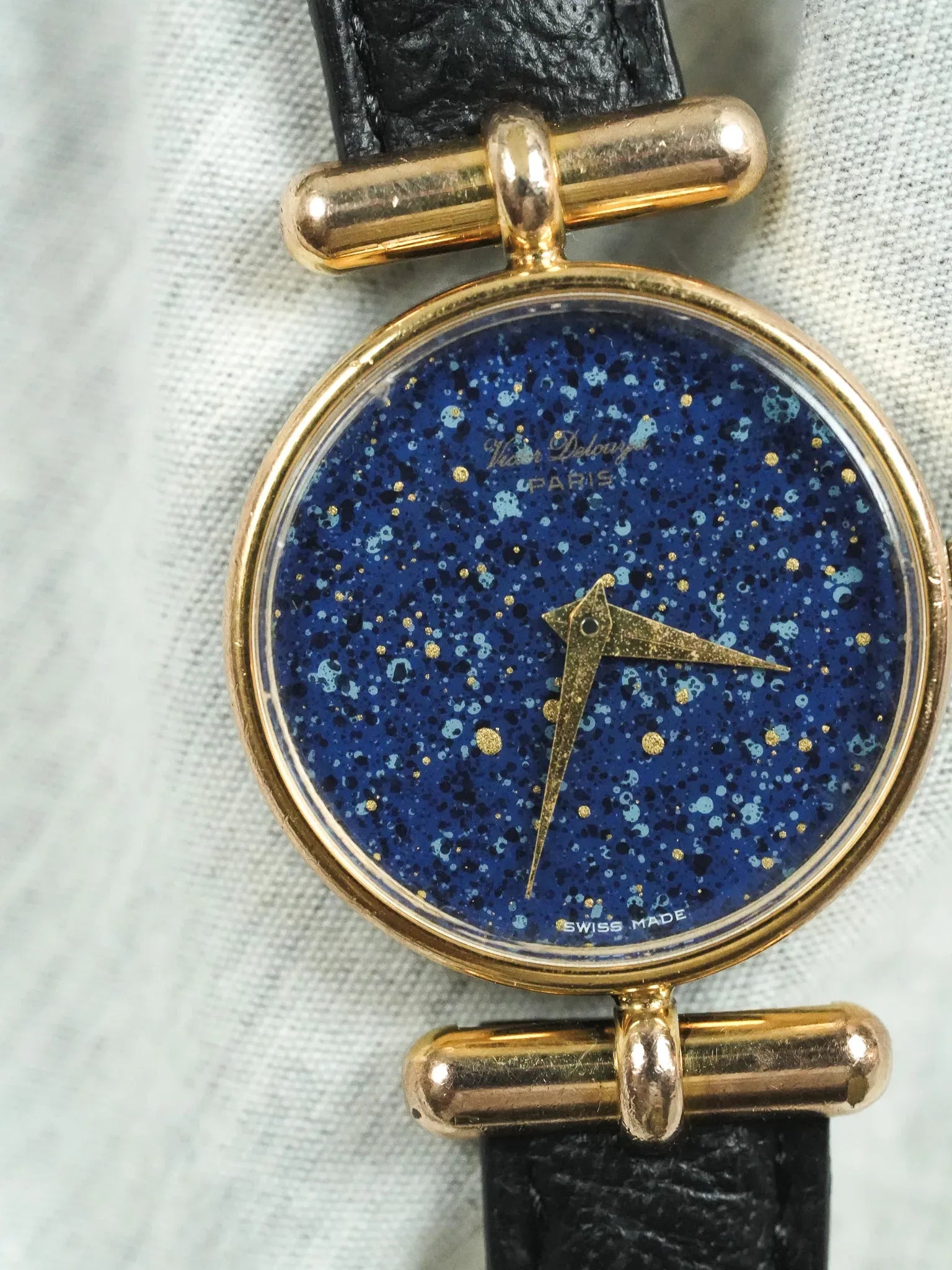 Victor Delouya - Ronde Or Cornes Asymétriques Cadran effet lapis lazuli - 1990s - Atelier Victor