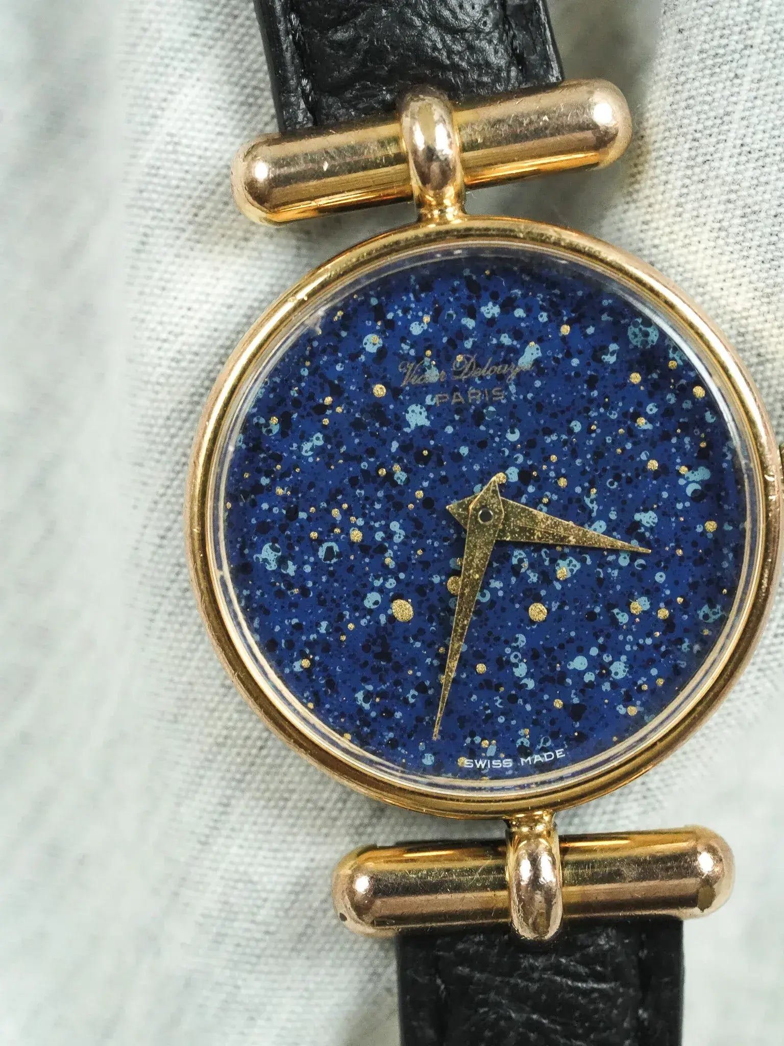 Victor Delouya - Ronde Or Cornes Asymétriques Cadran effet lapis lazuli - 1990s - Atelier Victor