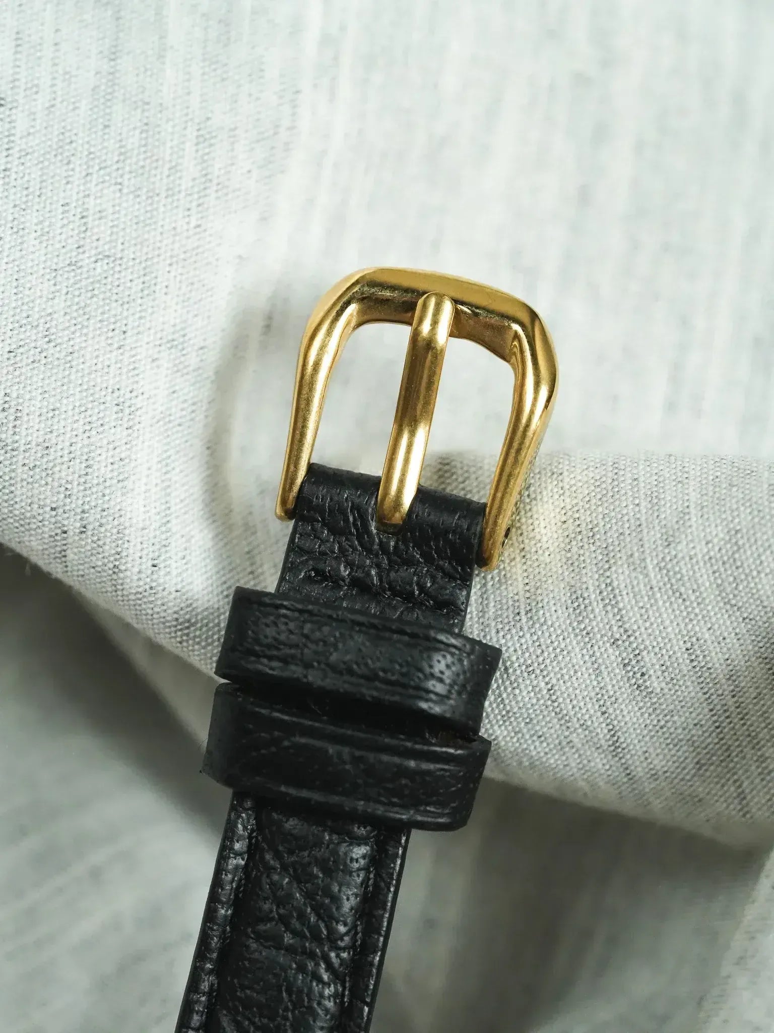 Victor Delouya - Ronde Or Cornes Asymétriques Cadran effet lapis lazuli - 1990s - Atelier Victor