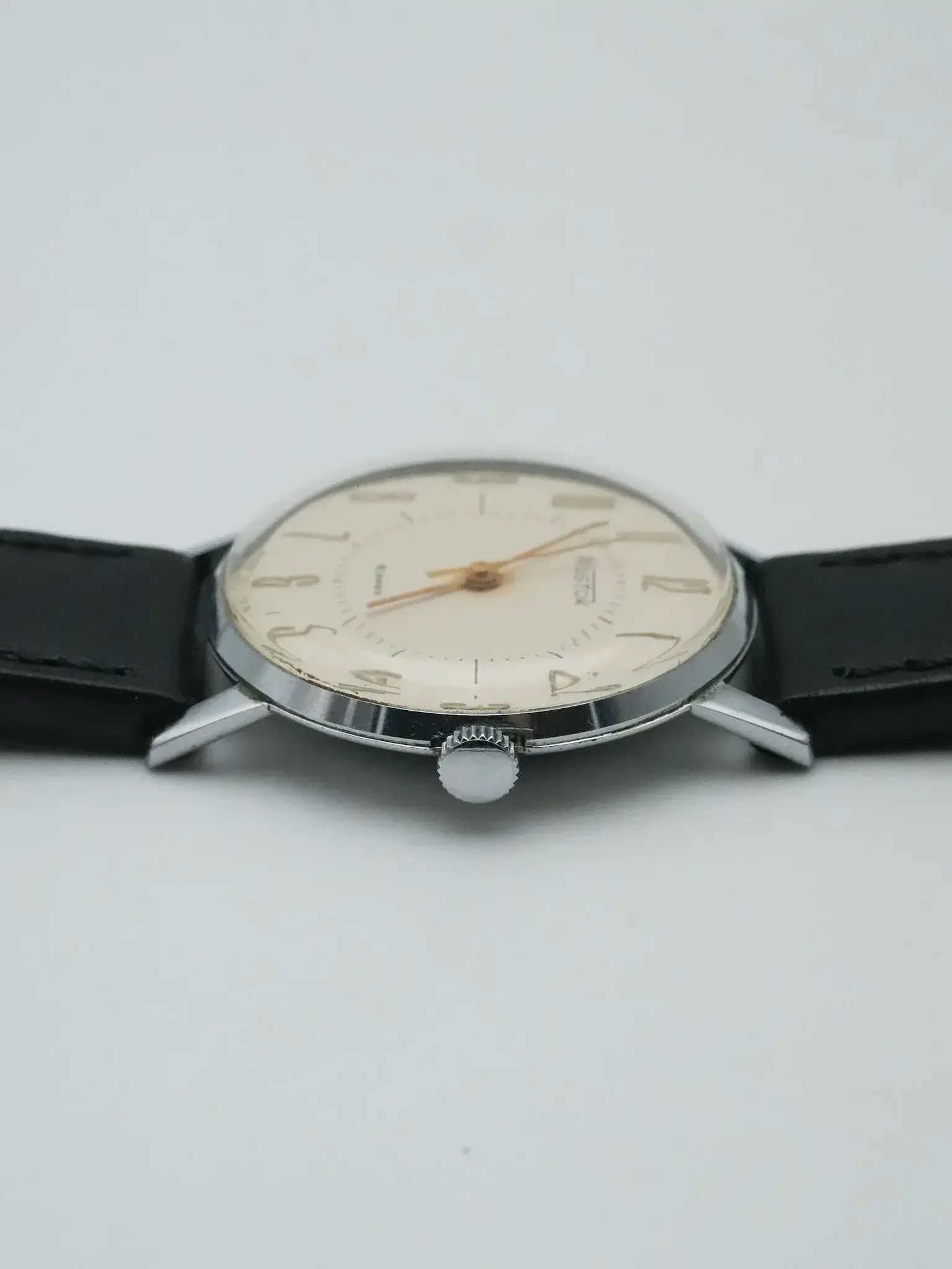 Vostok - Chiffres Arabes Dorés - 1970s - Atelier Victor