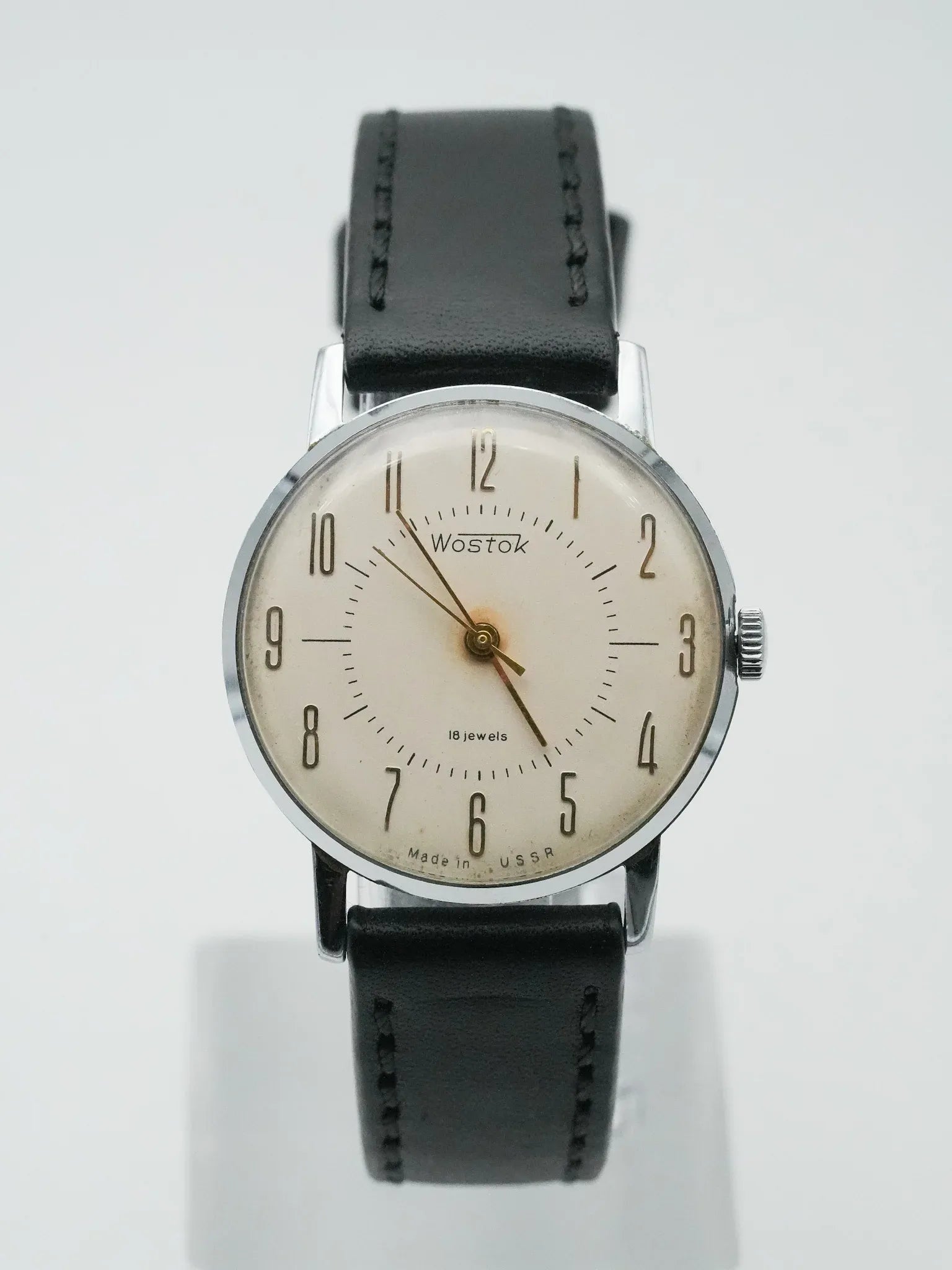Vostok - Chiffres Arabes Dorés - 1970s - Atelier Victor - Vintage Shop