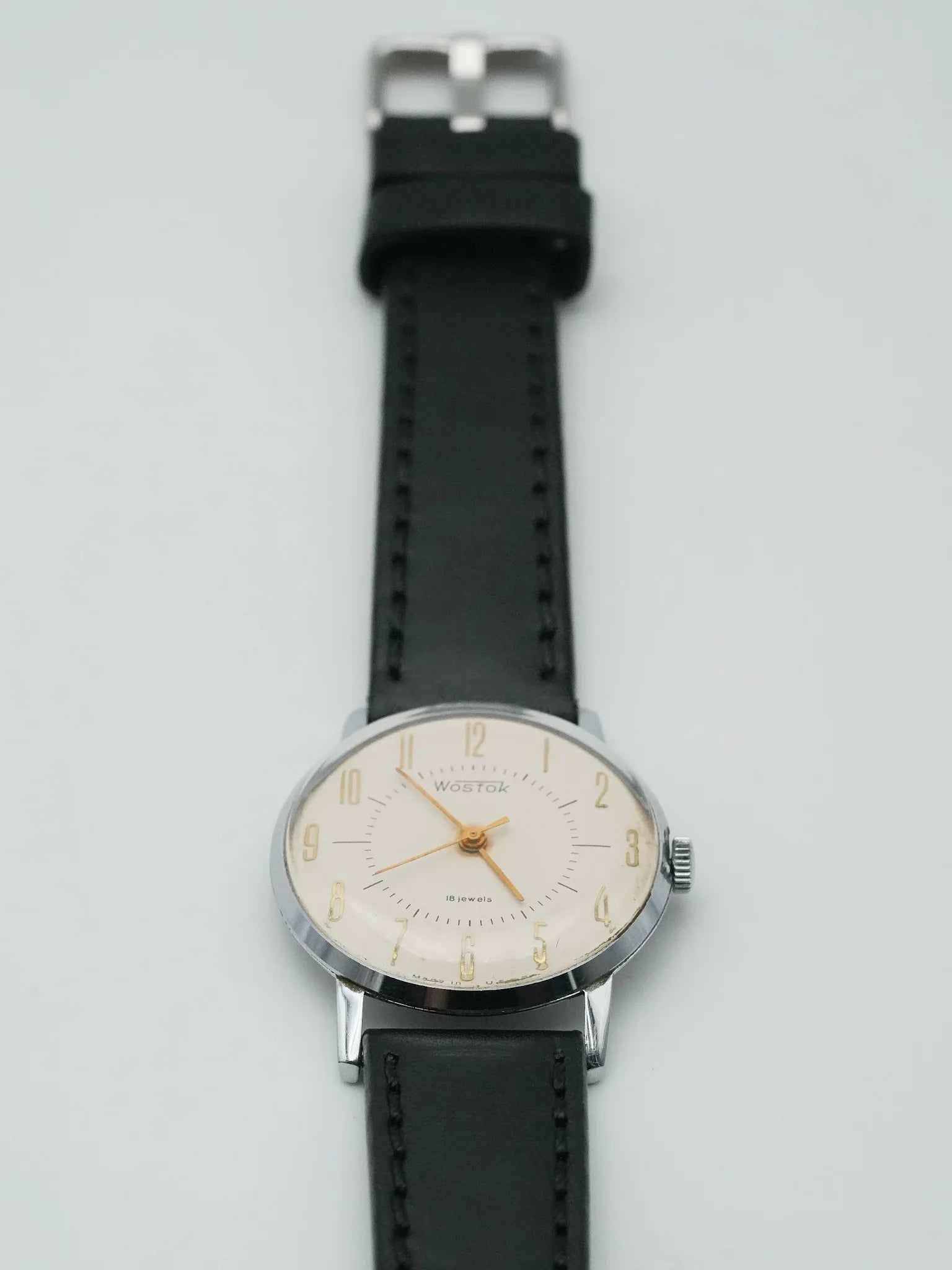 Vostok - Chiffres Arabes Dorés - 1970s - Atelier Victor - Vintage Shop