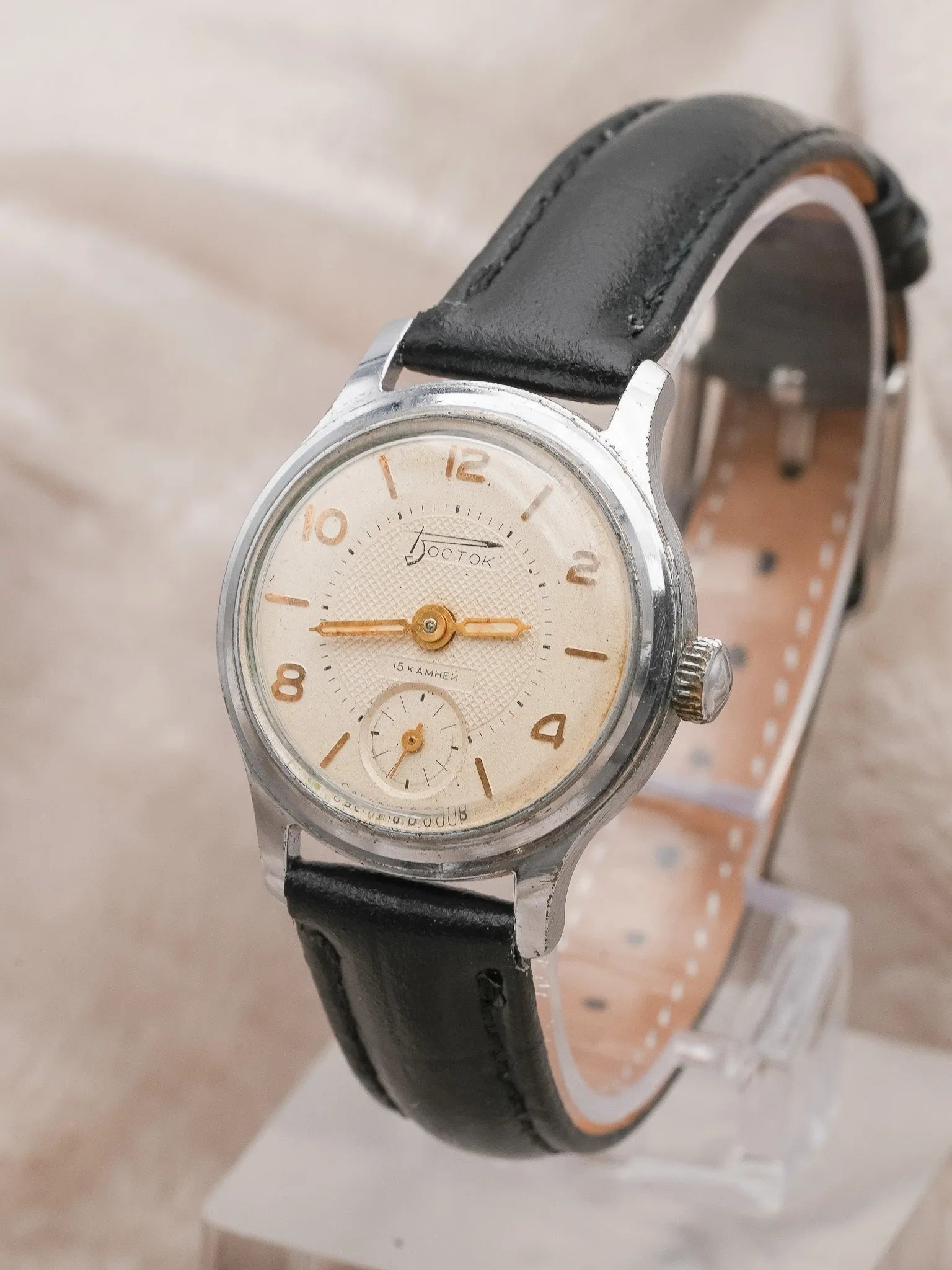 Vostok - Guilloché petite-seconde or - 1950s - Atelier Victor - Vintage Shop