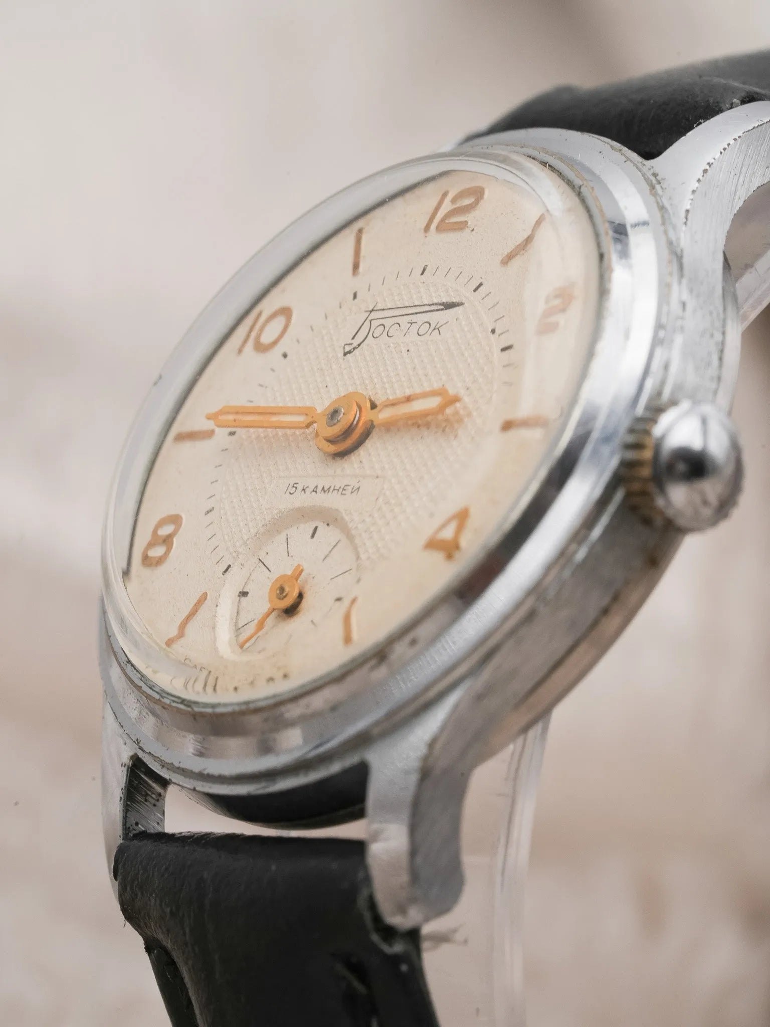 Vostok - Guilloché petite-seconde or - 1950s - Atelier Victor - Vintage Shop
