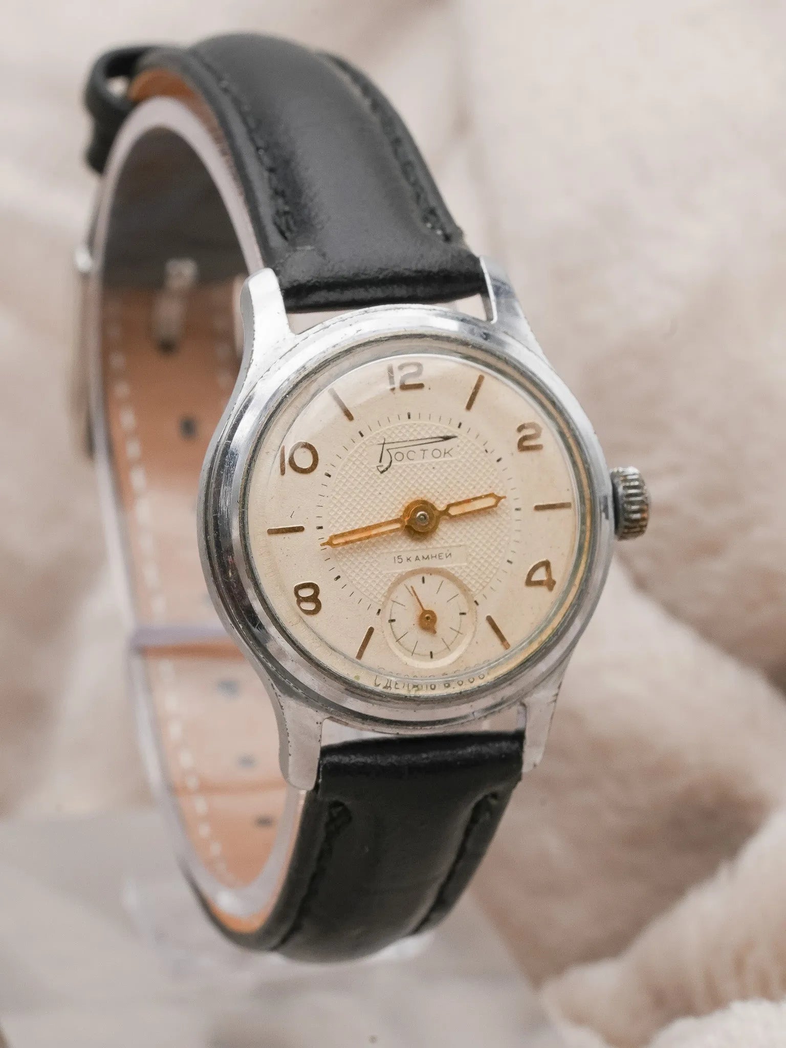 Vostok - Guilloché petite-seconde or - 1950s - Atelier Victor - Vintage Shop