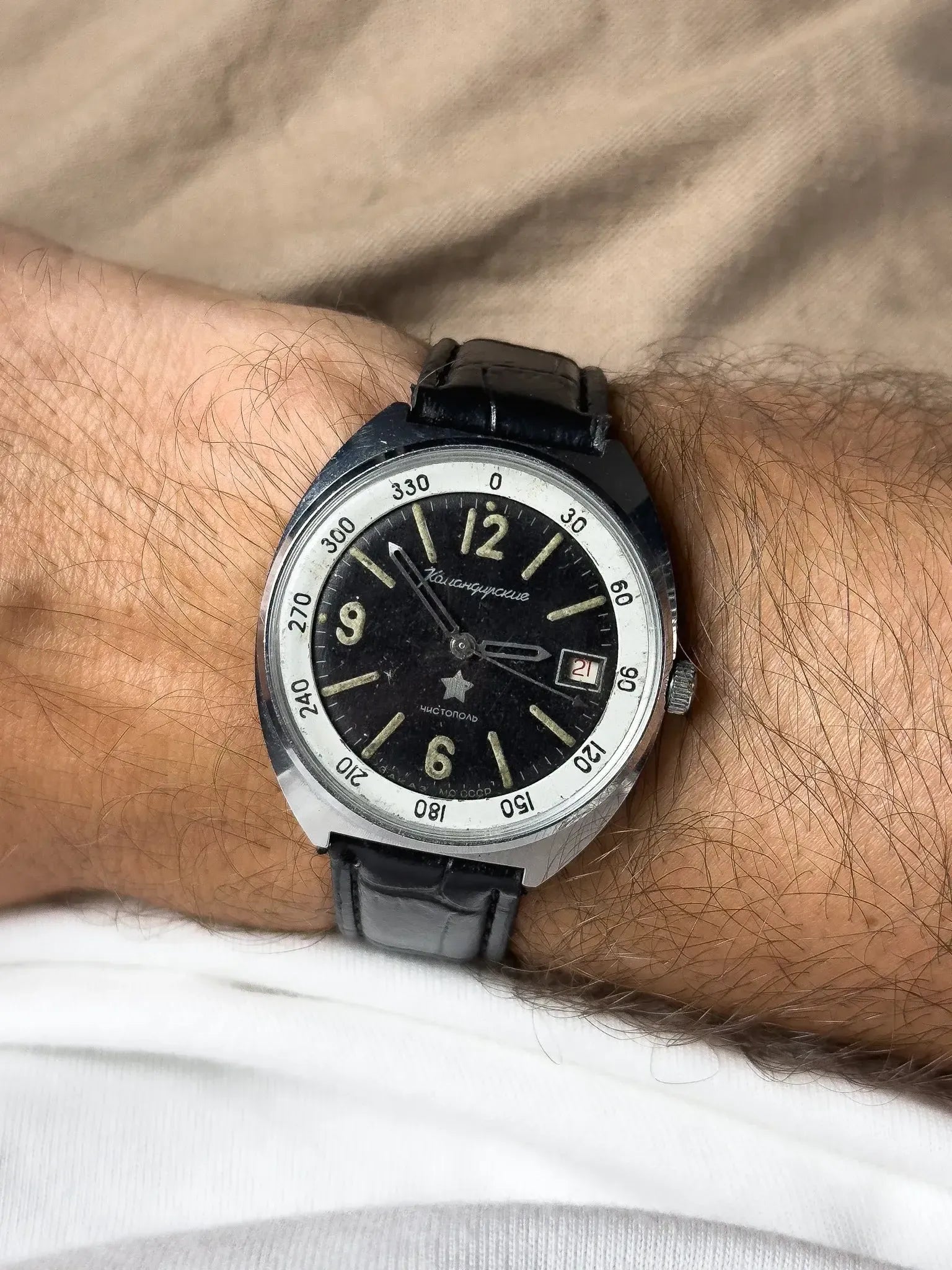 Vostok - Noir militaire date rouge - 1970s - Atelier Victor