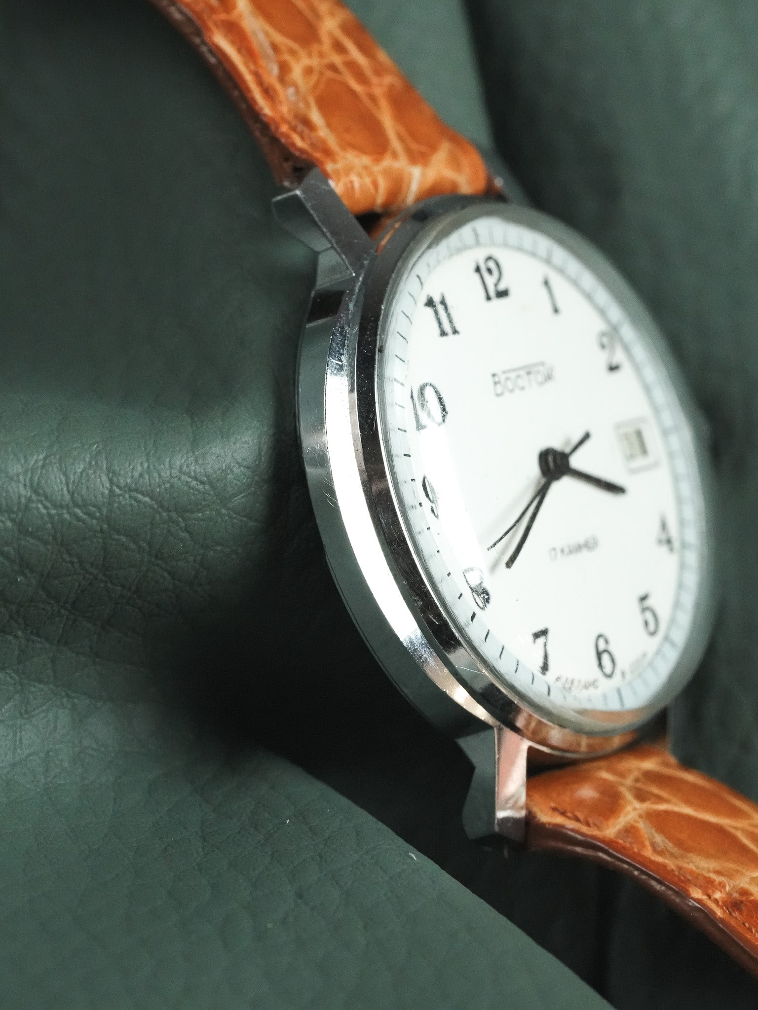 Vostok - Ovale Blanc 41mm - 1970s - Atelier Victor - Vintage Shop