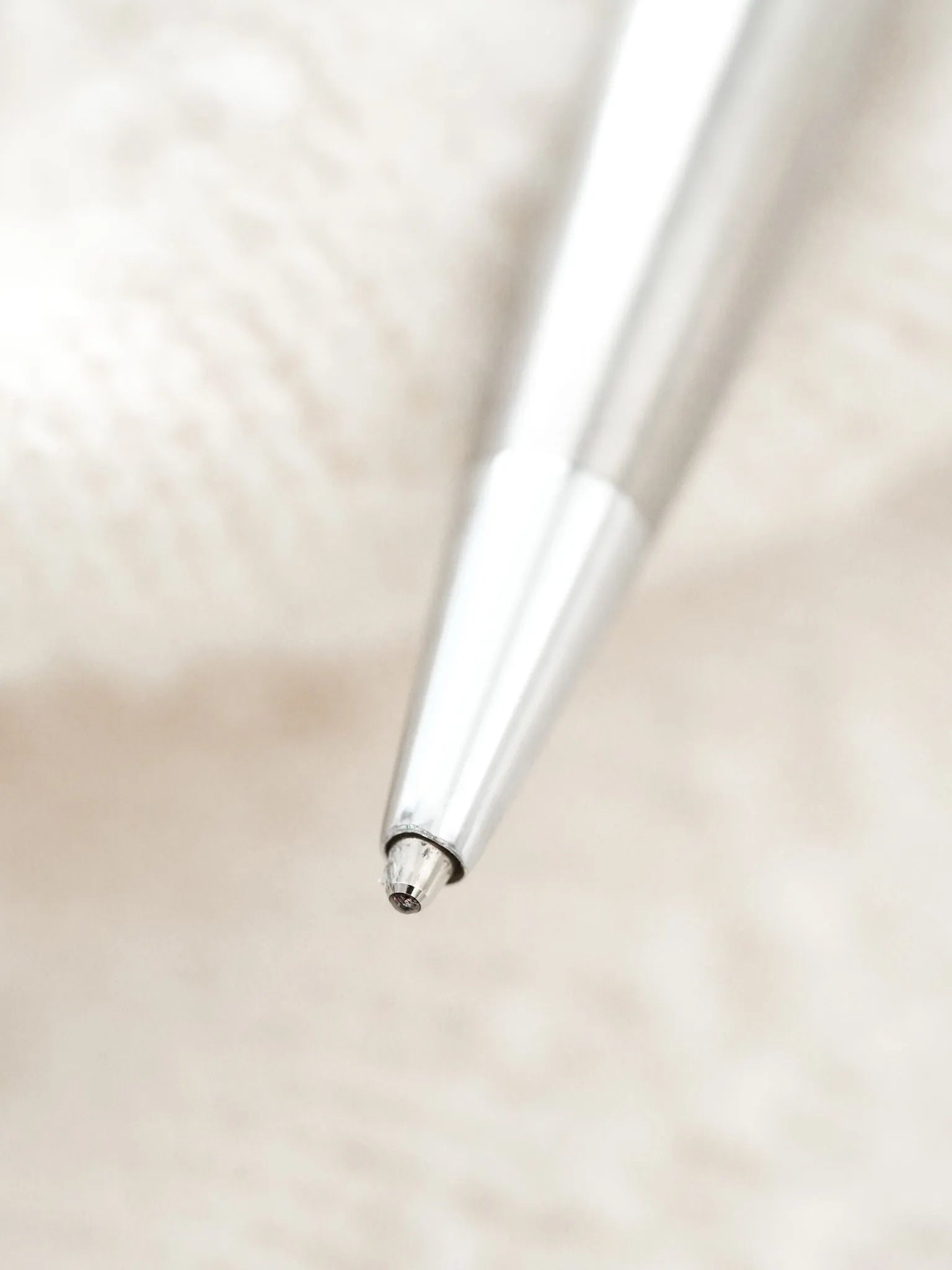 Waterman - Stylo bille Acier Plaqué or - 1980s - Atelier Victor - Vintage Shop