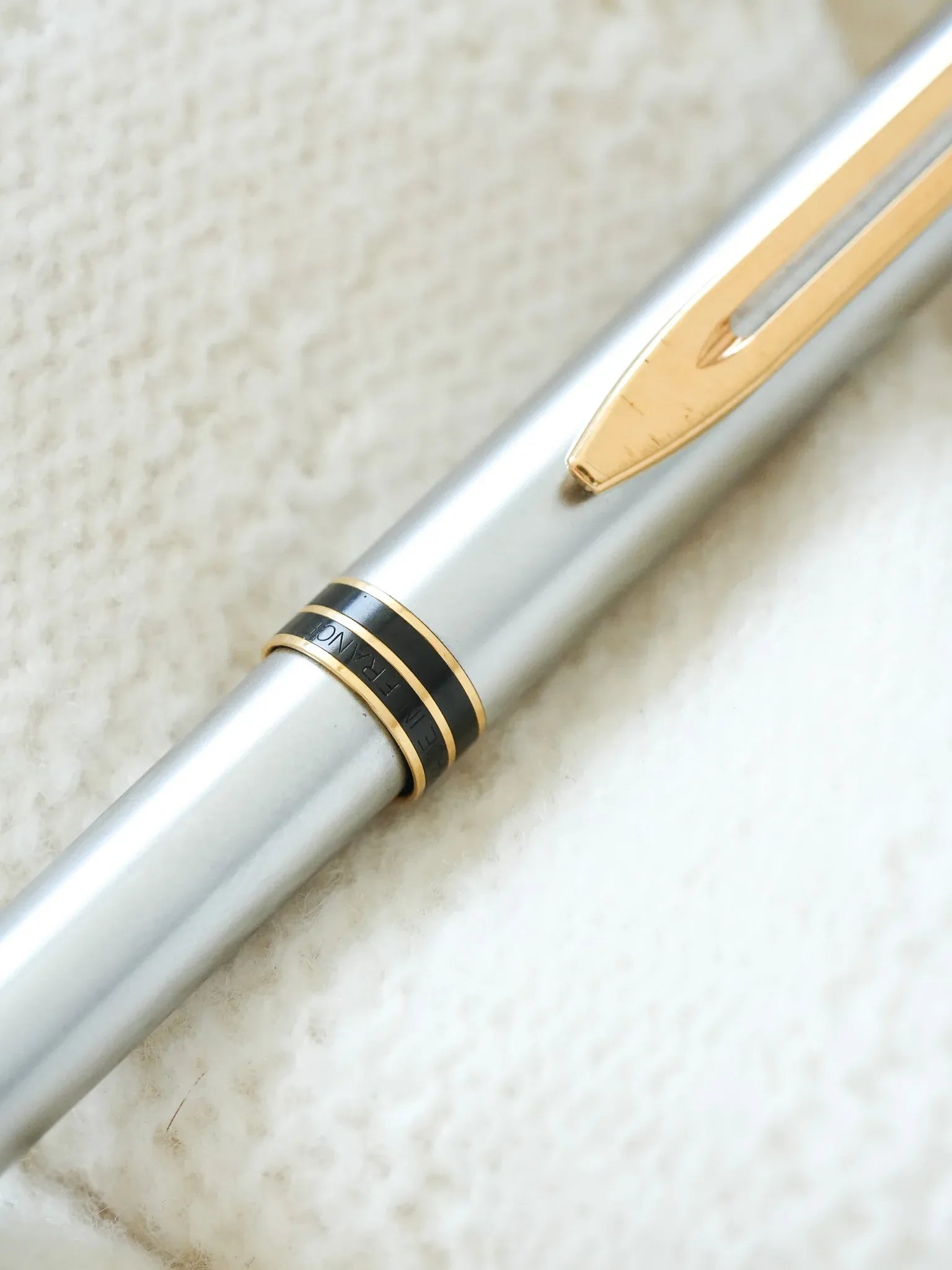 Waterman - Stylo bille Acier plaqué or laque noir - 1980s - Atelier Victor