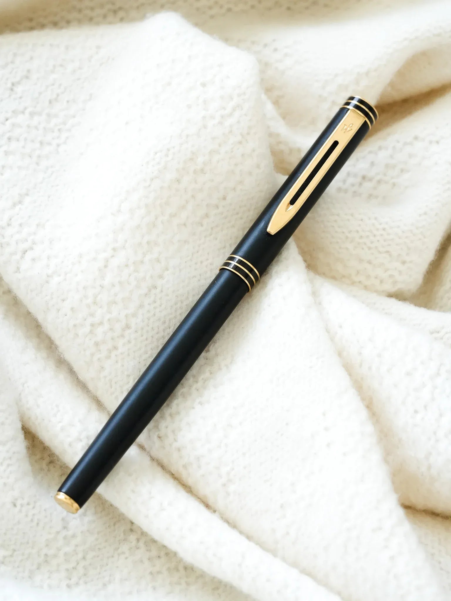 Waterman - Stylo bille Noir plaqué or - 1980s - Atelier Victor