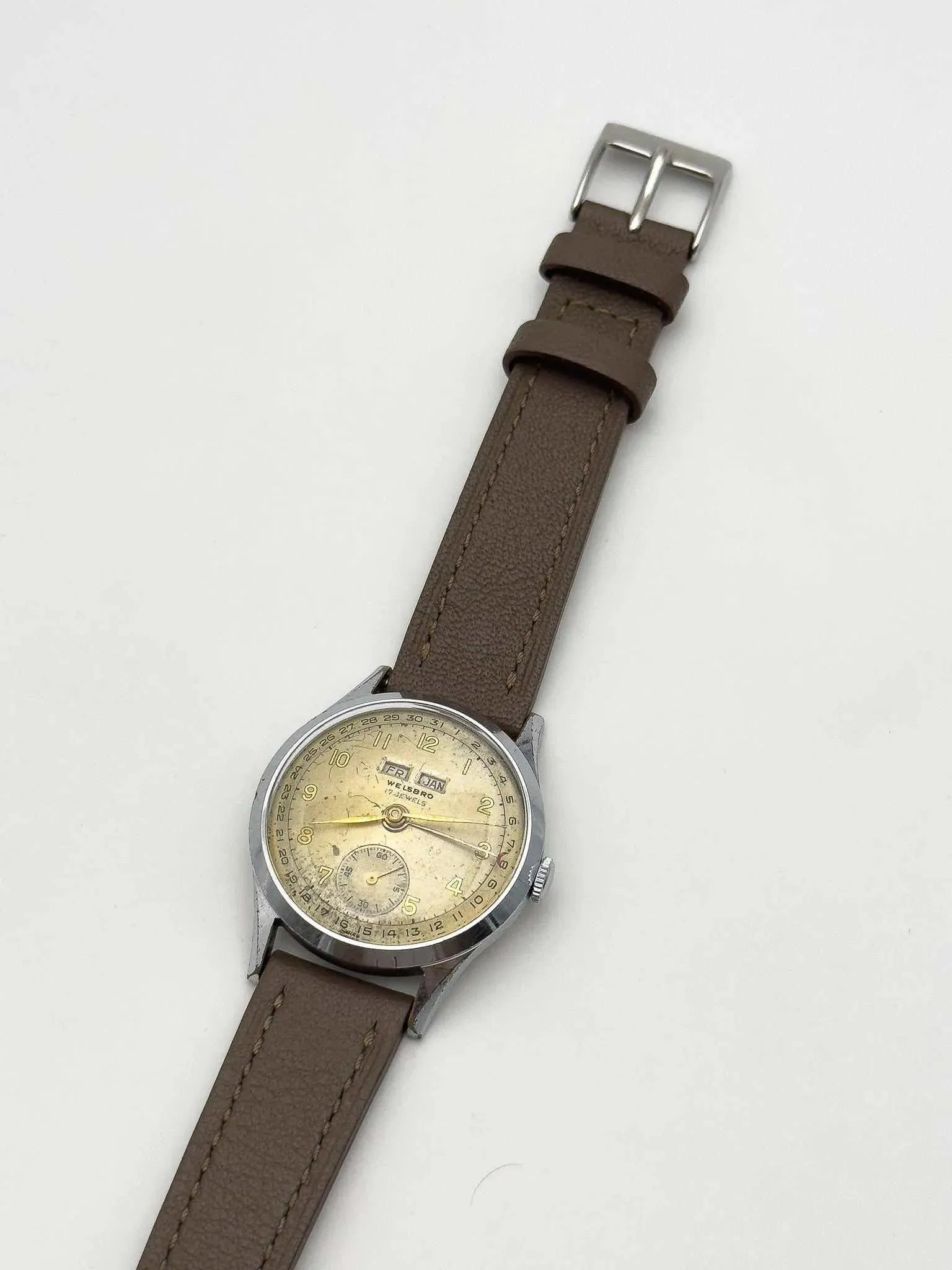 Welsbro - Triple Calendar Patine Crème - 1950s - Atelier Victor Paris - Vintage Watch Shop Dubai