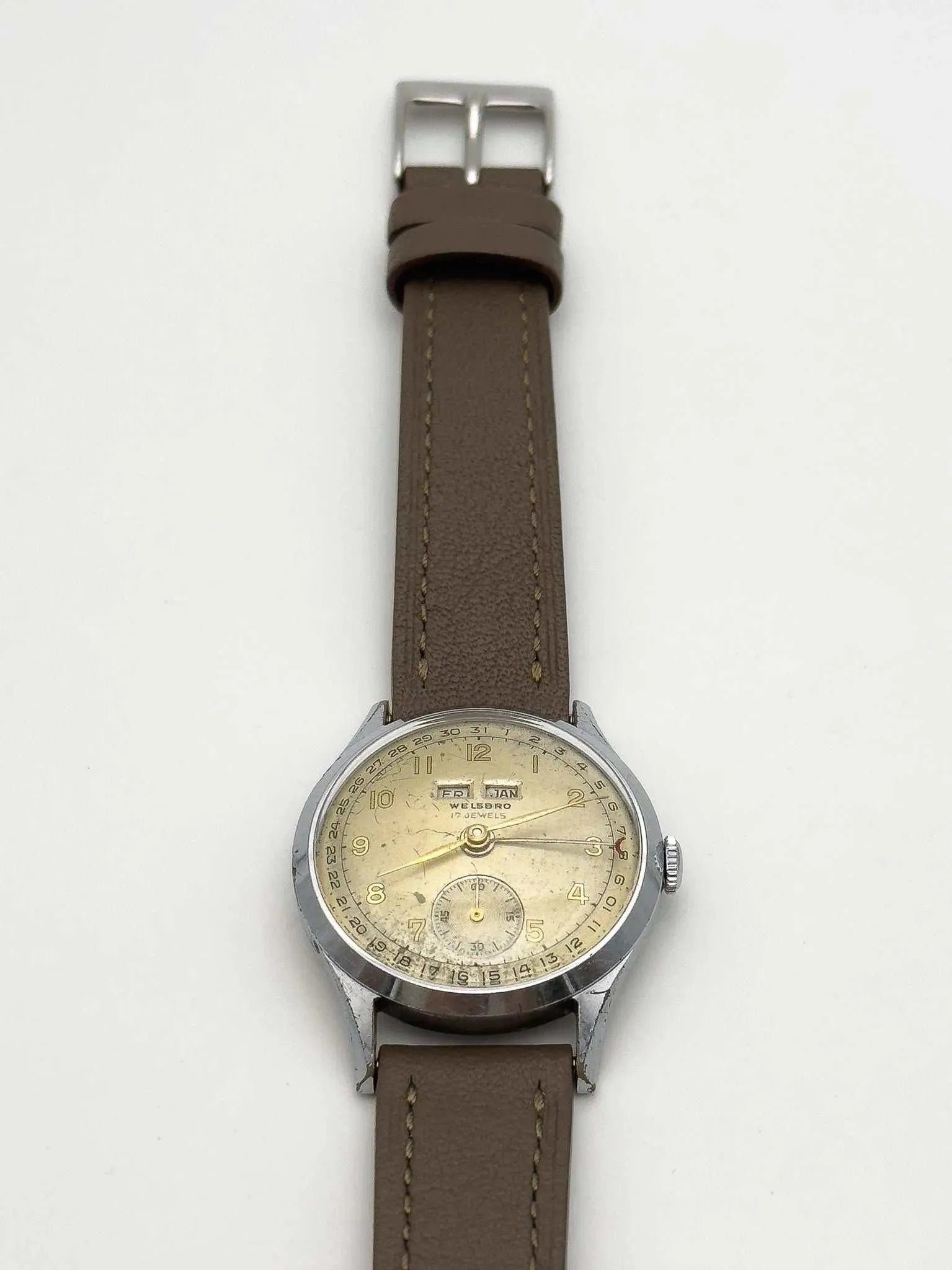 Welsbro - Triple Calendar Patine Crème - 1950s - Atelier Victor Paris - Vintage Watch Shop Dubai