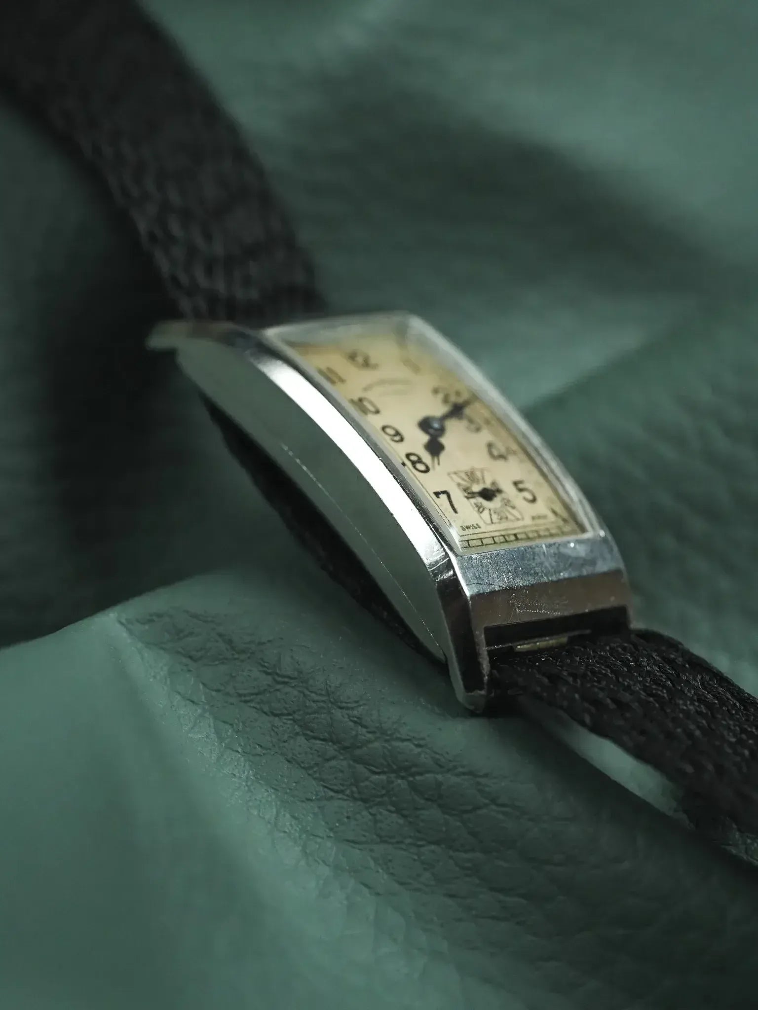 West End Watch Secundus - Tank allongée curvée acier - 1930s - Atelier Victor