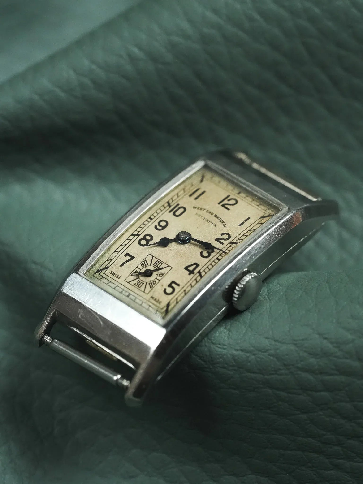 West End Watch Secundus - Tank allongée curvée acier - 1930s - Atelier Victor - Vintage Shop