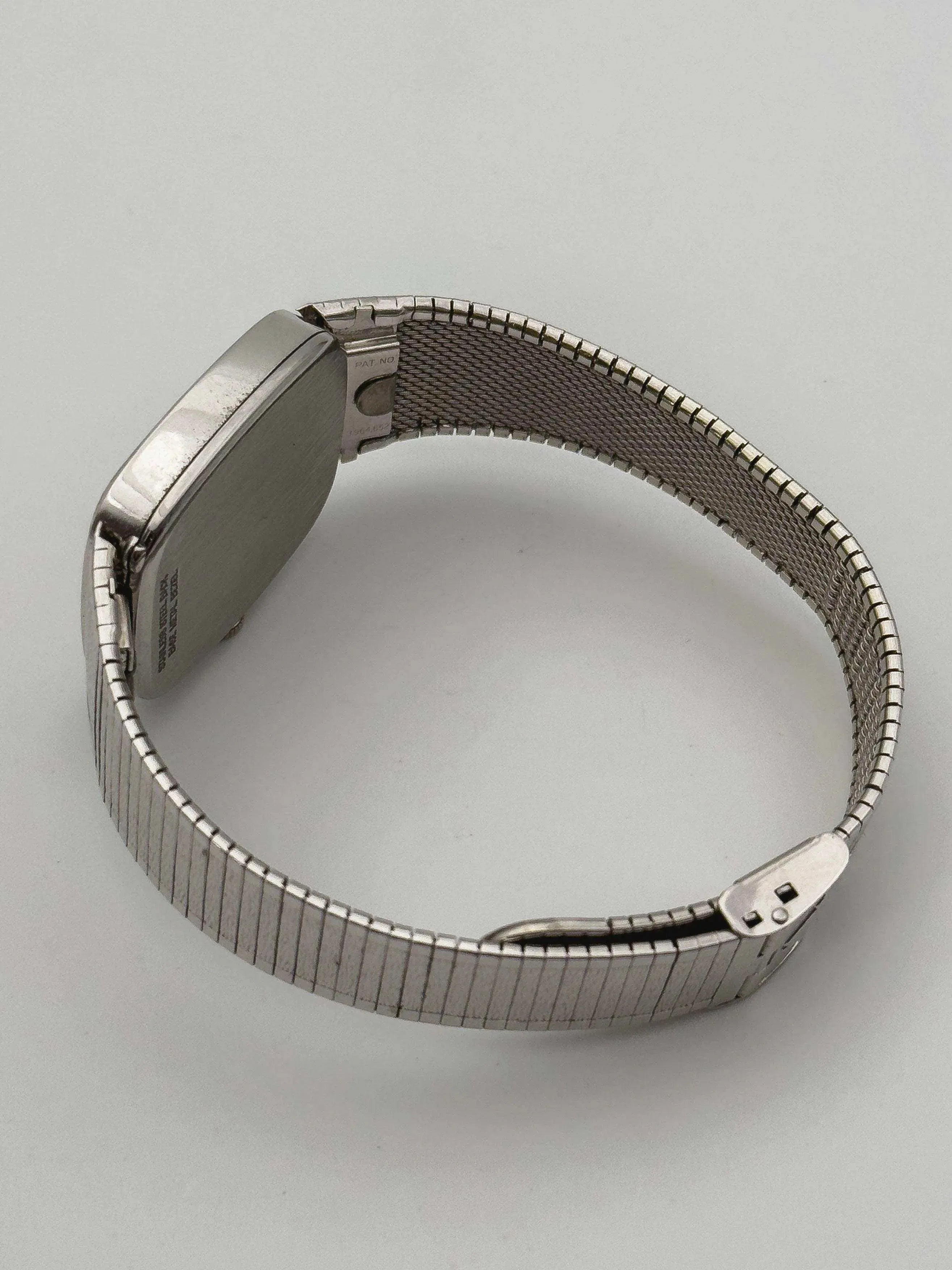 Wittnauer by Longines - Bracelet intégré Plaqué or blanc - 1970s - Atelier Victor - Vintage Shop