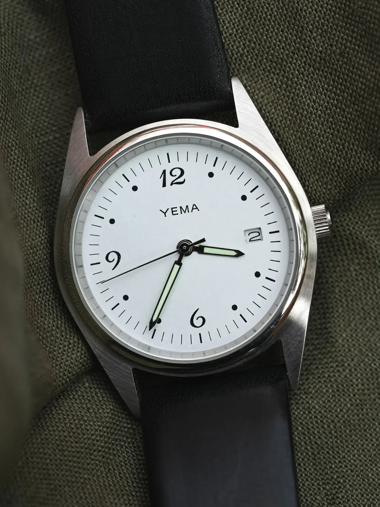 Yema - Acier Brossé Date 3H - 2000s - Atelier Victor