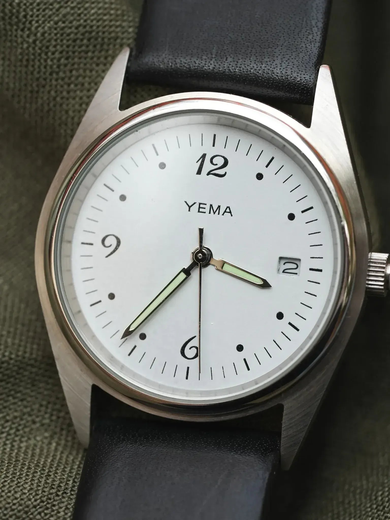 Yema - Acier Brossé Date 3H - 2000s - Atelier Victor