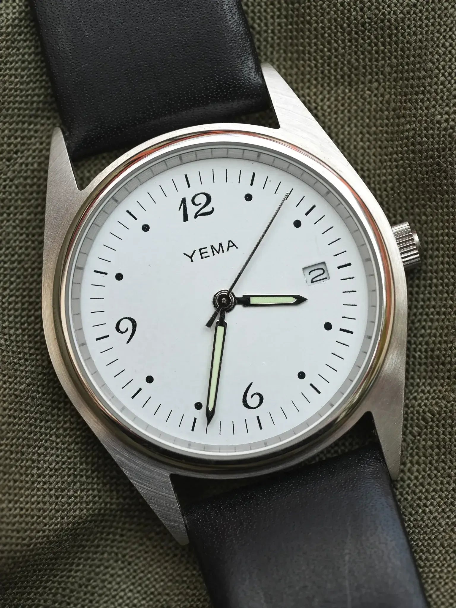 Yema - Acier Brossé Date 3H - 2000s - Atelier Victor