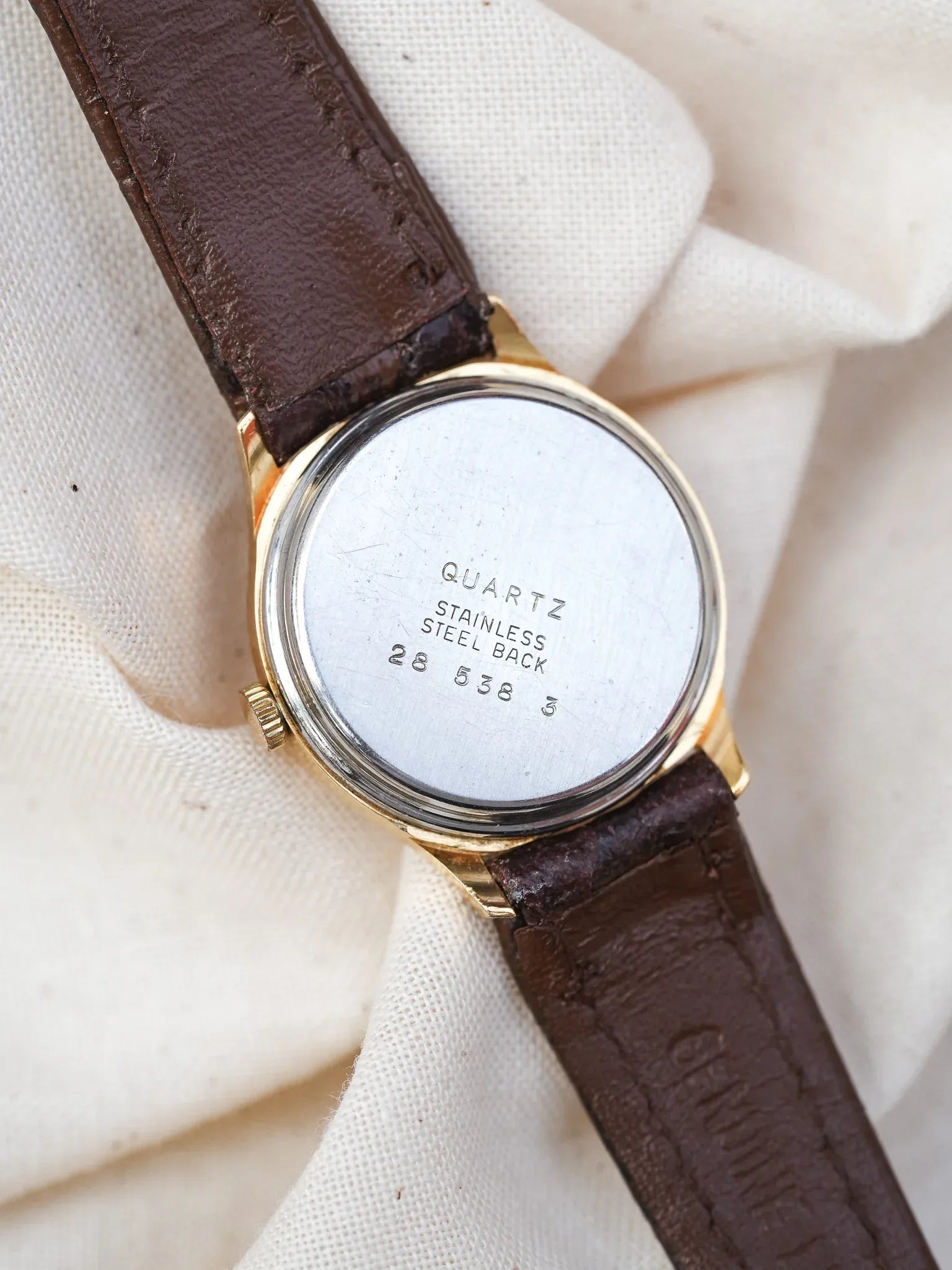 Yema - Mini Tonneau Femme Quartz Plaqué or - 1990s - Atelier Victor