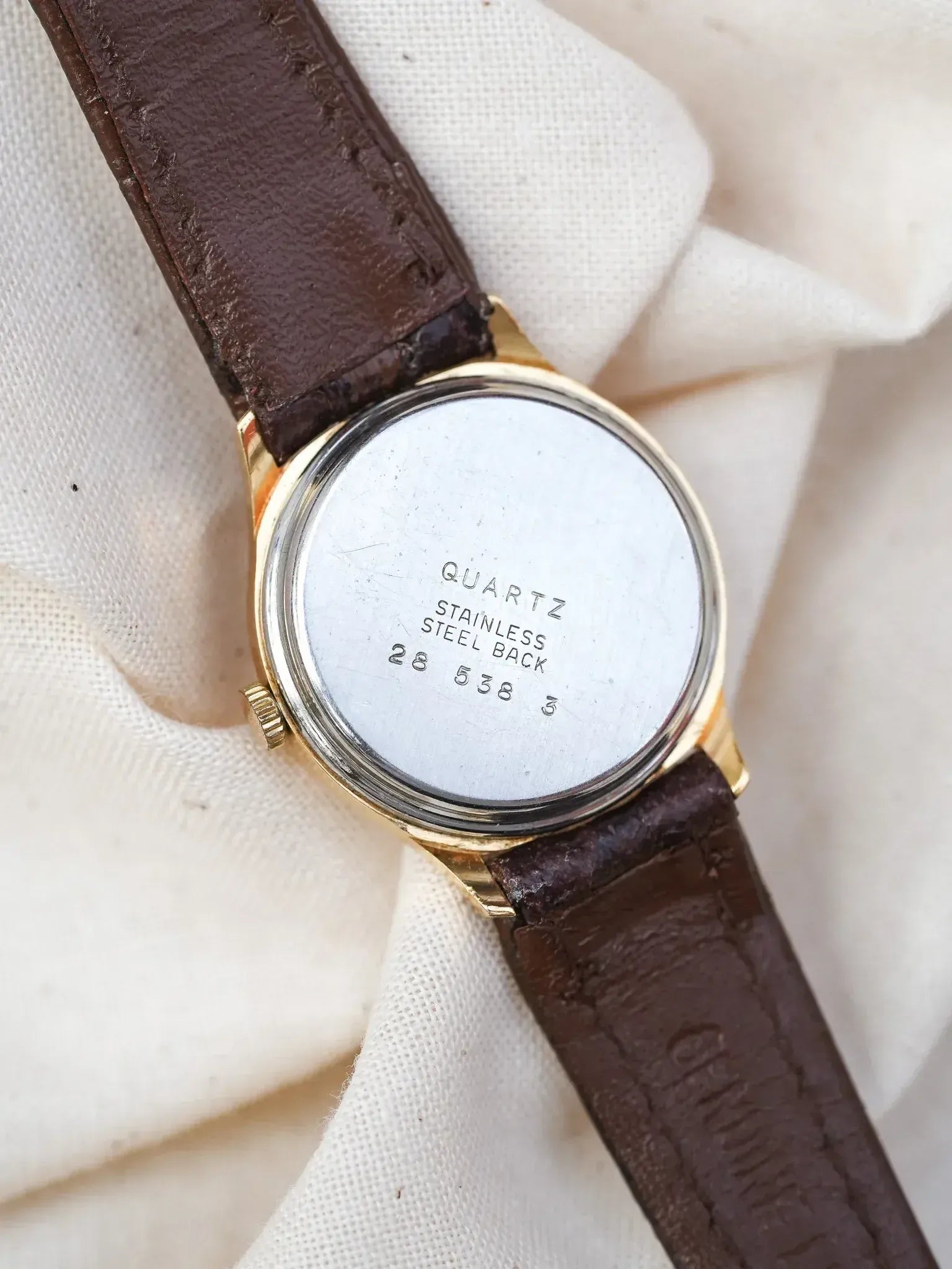 Yema - Mini Tonneau Femme Quartz Plaqué or - 1990s - Atelier Victor