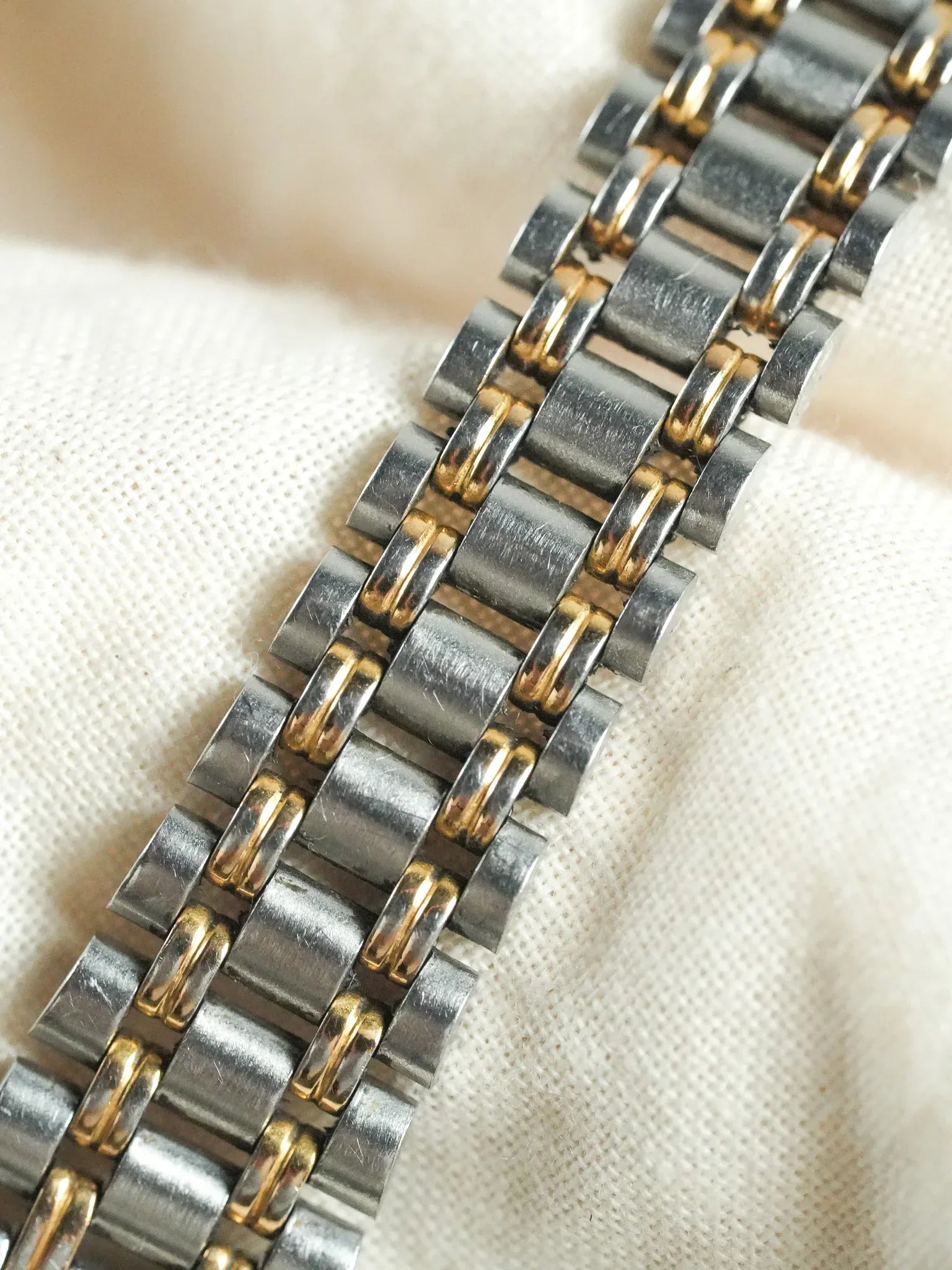 Yema - Montre Femme en Acier et Plaqué or - 1990s - Atelier Victor