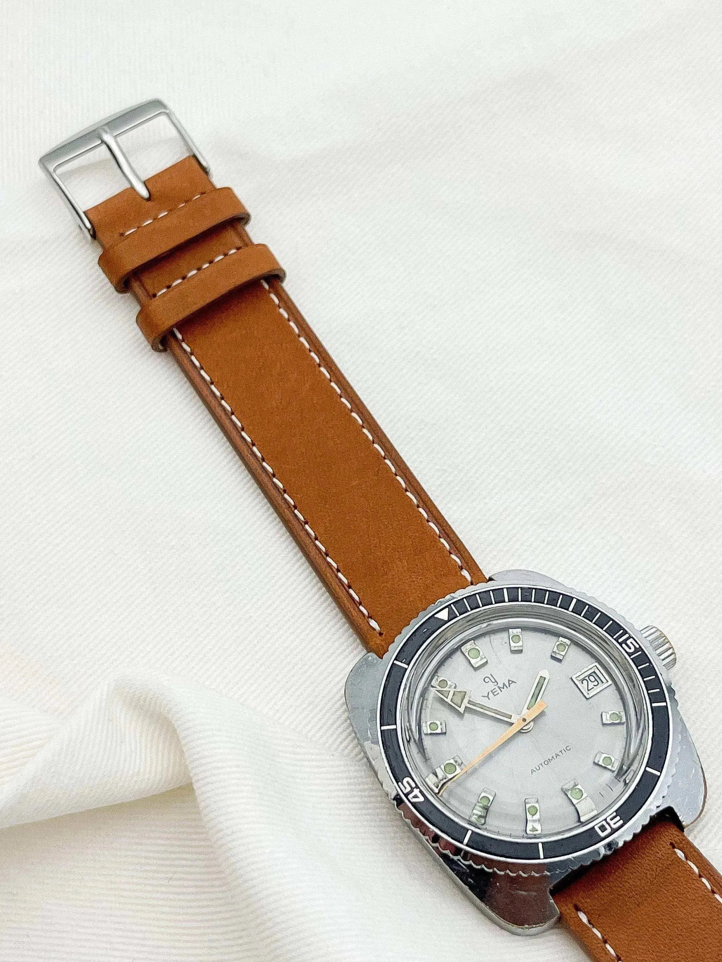 Yema - Plongeuse Sous Marine Trotteuse Orange - 1960s - Atelier Victor Paris - Vintage Watch Shop Dubai